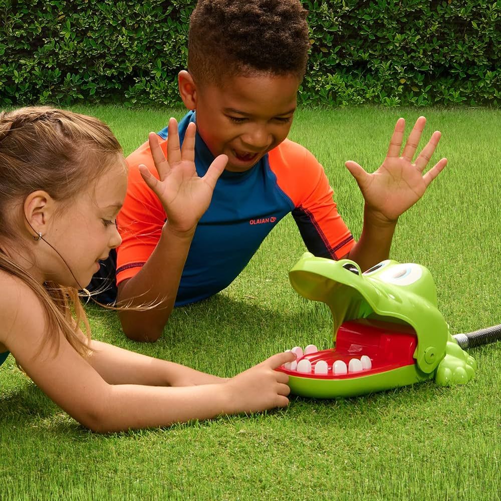 Hasbro Crocodile Dentist Splash Water Game for Kids – Backyard Sprinkler Outdoor Games for Summ... | Amazon (US)