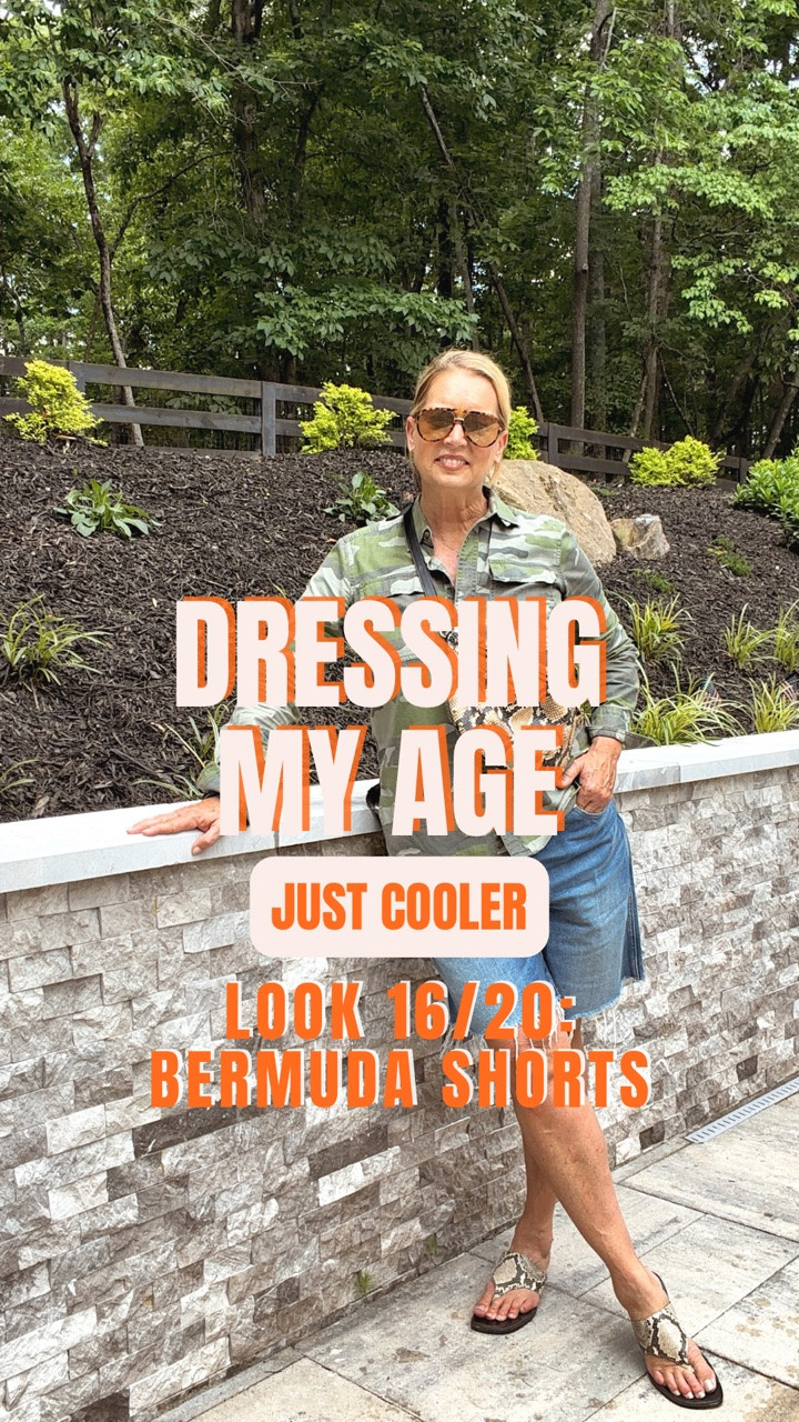 What’s cooler than raw hem Bermuda shorts? Nothing!!!
That’s what. 😜
Look 16 is here. Comment PIXIE for the links (I get commissions when you use my links) or visit your local @madewell  or search directly for Essex Long Baggy Shorts. They are so good and under $100.