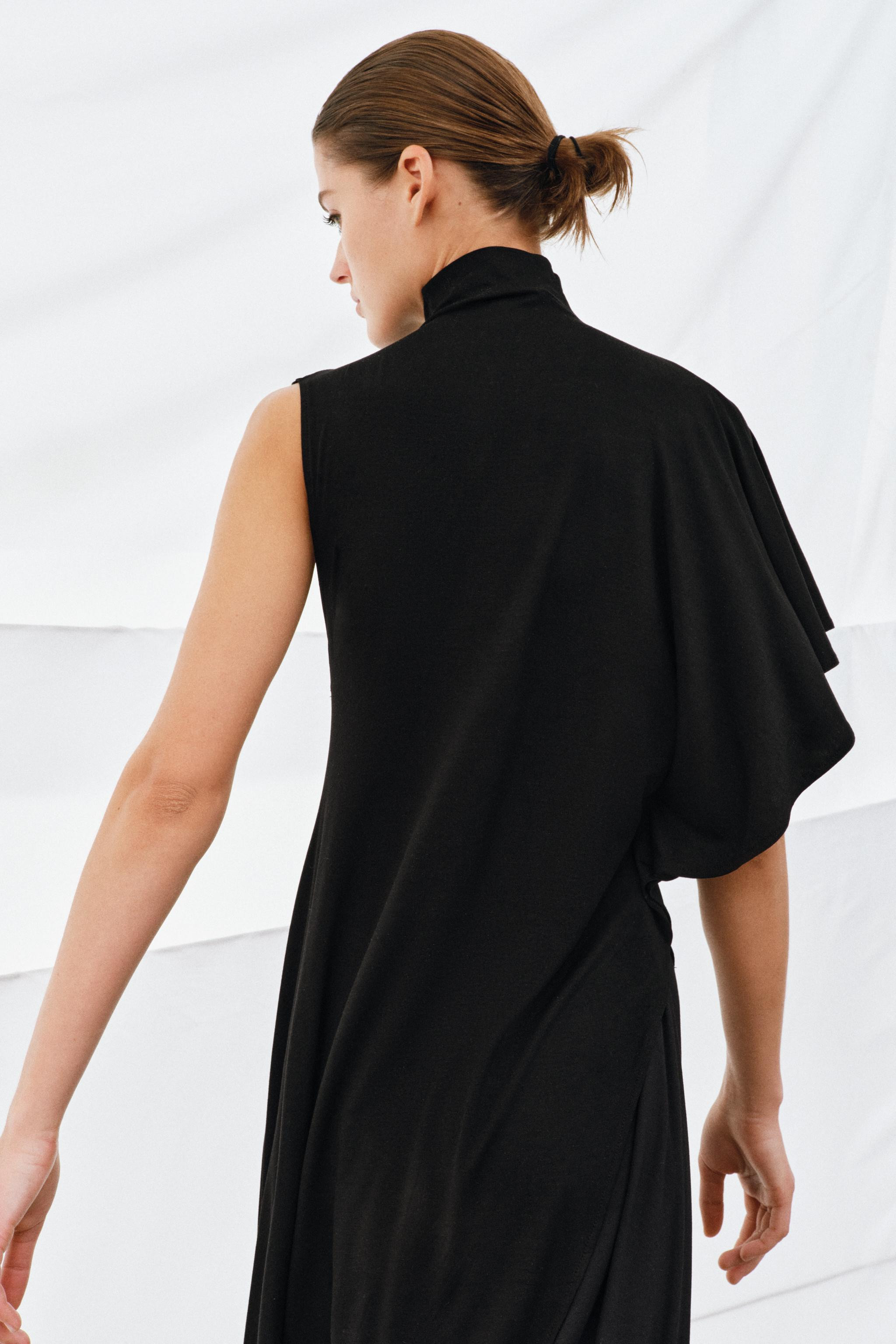 DRAPED ASYMMETRIC TOP | Zara US