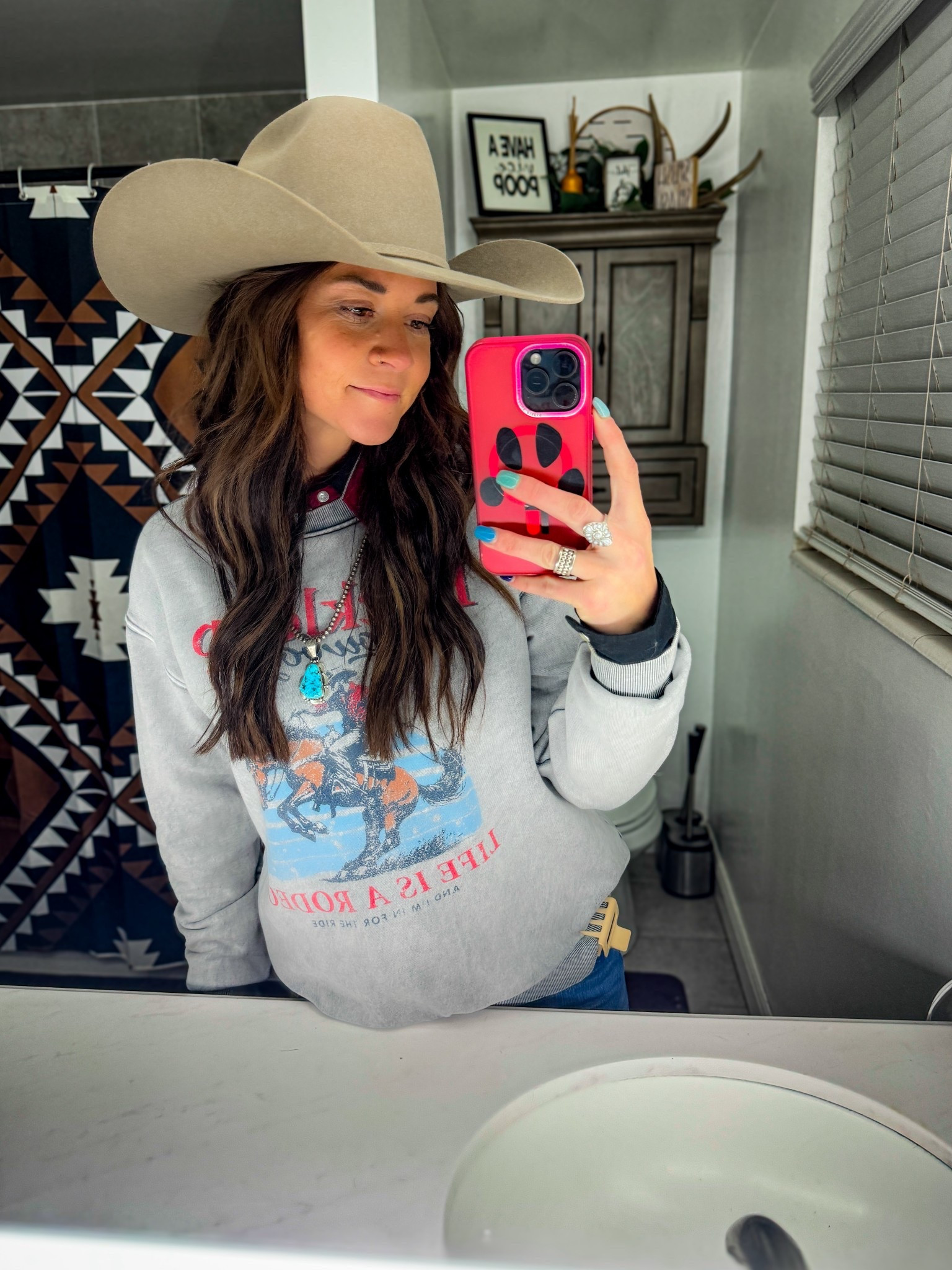 Rodeo photographer outfit 🖤

Hat from @tacchino on insta
**sweatshirt is sold out, linked similarr

#LTKootd #LTKgrwm #LTKdayinmylife
