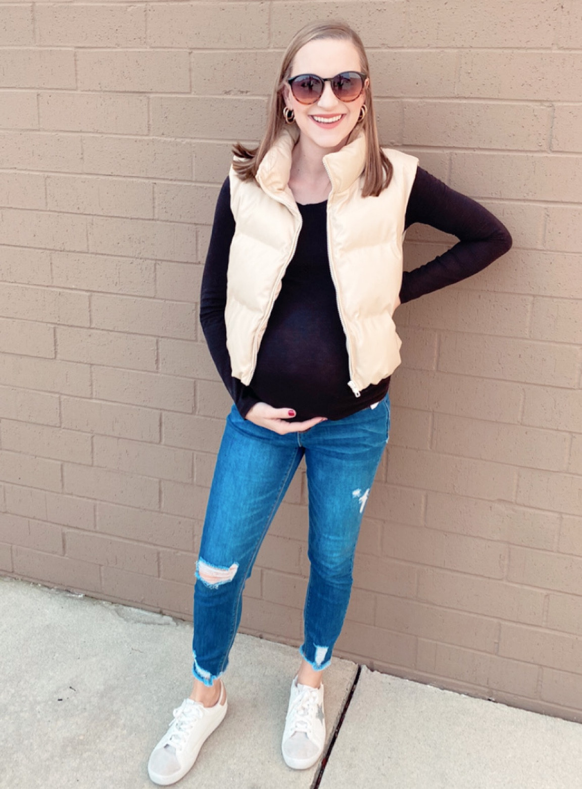 Outfit of the day running errands edition! 🖤👏🏻  We are making a Sam’s trip today, prepping for our 2 year olds birthday party and cleaning!! What are your Friday plans?! 

#LTKbump #LTKstyletip #LTKbaby