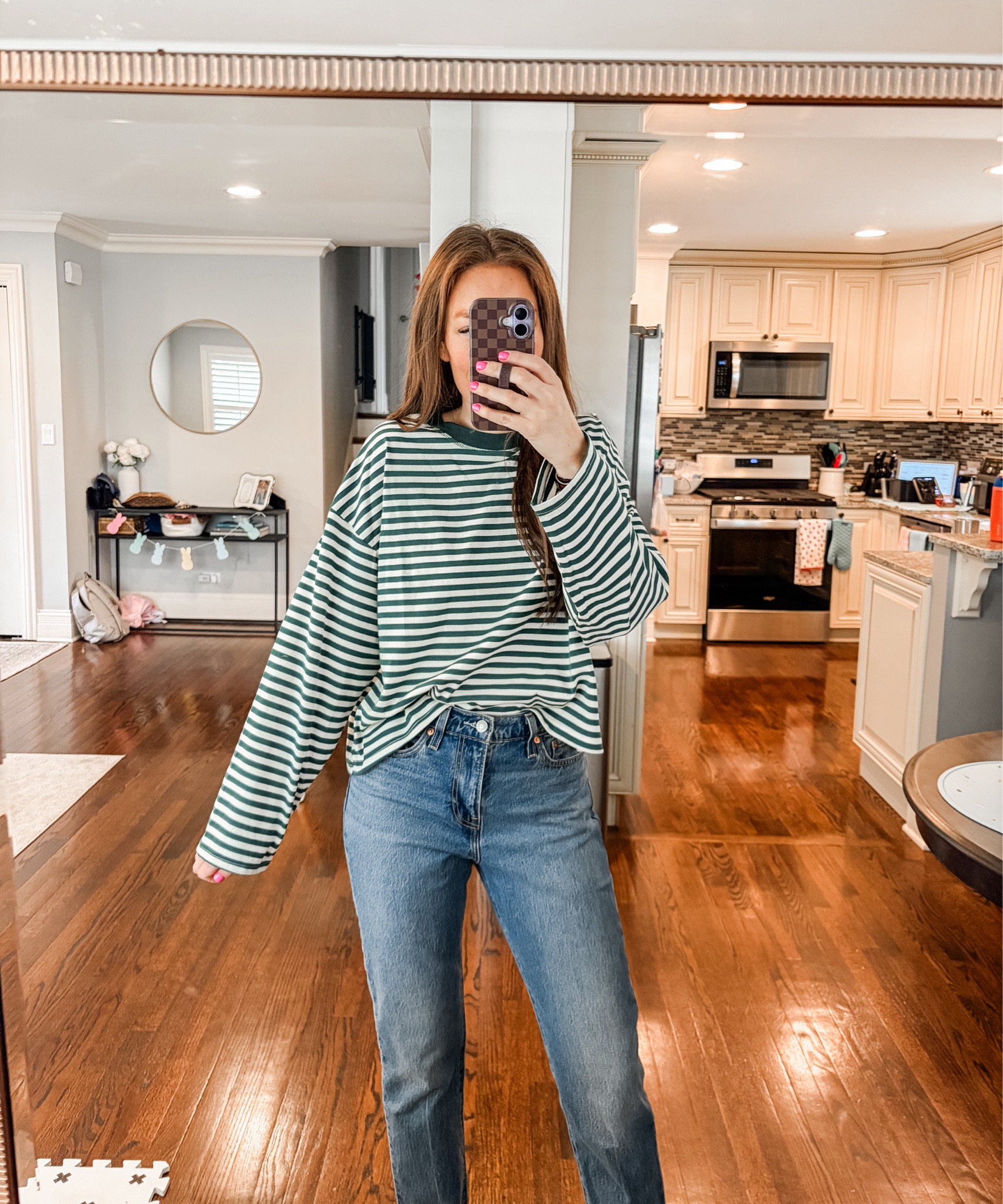 Wearing a M in shirt. Size up if you want a little more oversized 


Spring style / spring outfit / long sleeve / jeans