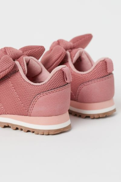 Find in-store
                           Not available in stores | H&M (US + CA)