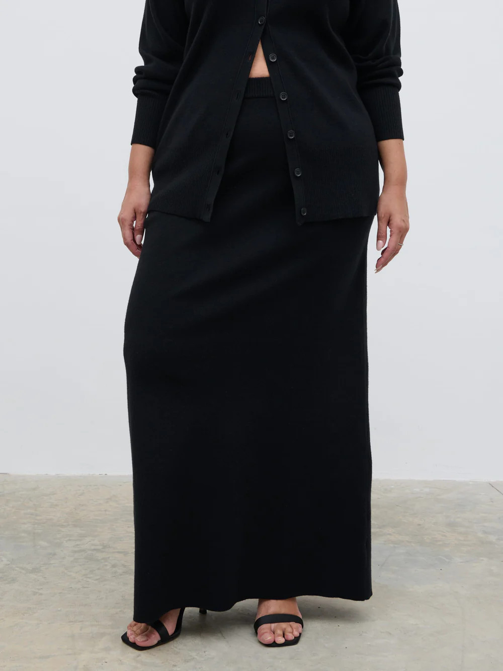 Justine Rib Knit Maxi Skirt Curve | Pretty Lavish (UK)