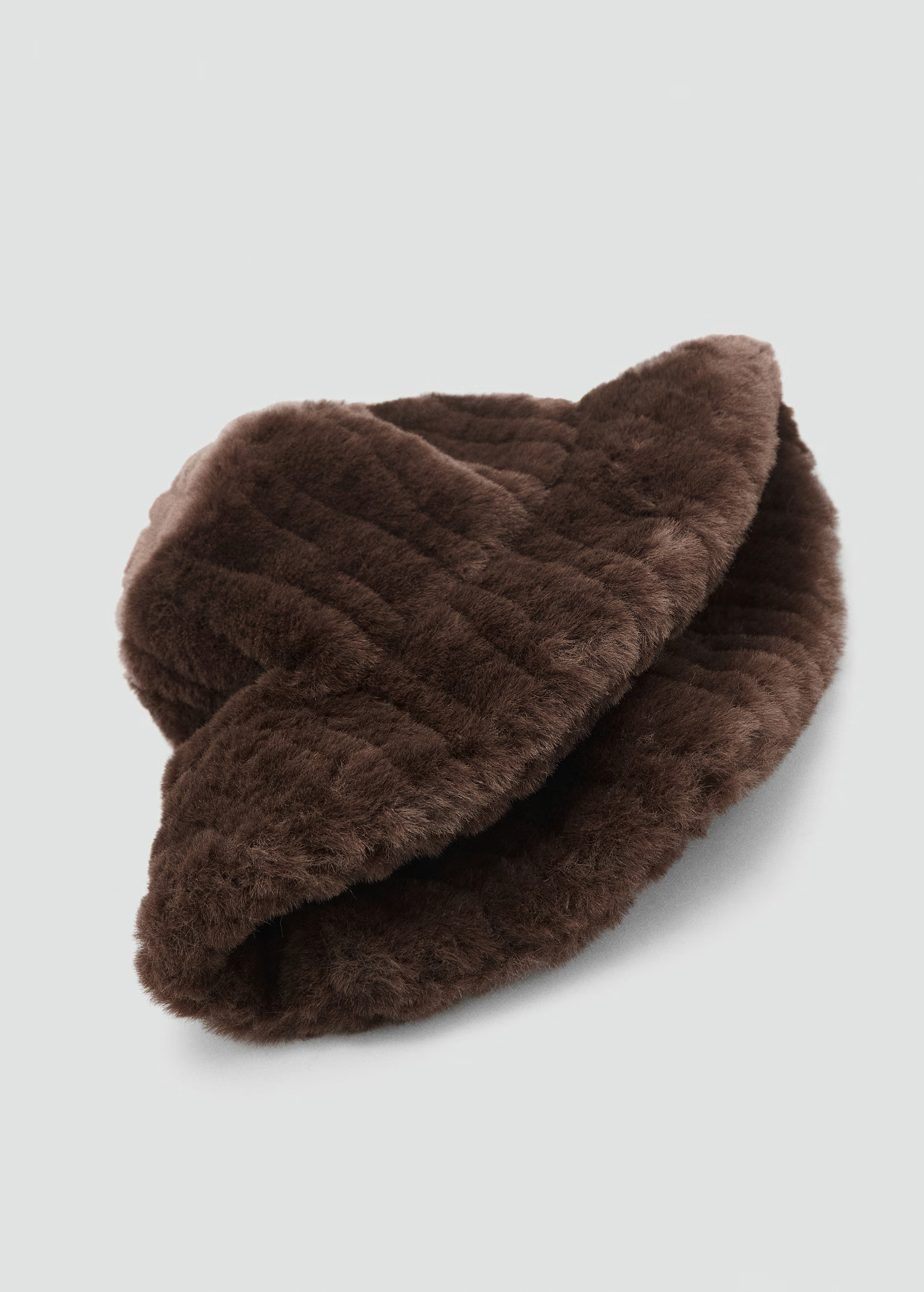 Faux-fur bucket hat | Mango (US/MX/AU)