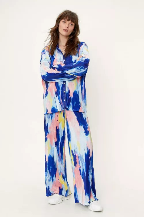 Bright Abstract Plisse Wide Leg Trousers | NastyGal (UK, IE)