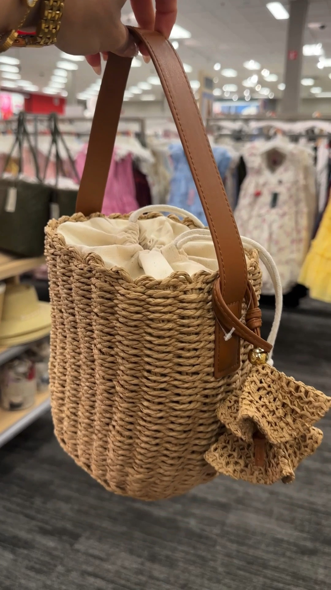 woven rattan handbag ❤️

Bucket handbag
Rattan handbag
Summer handbag