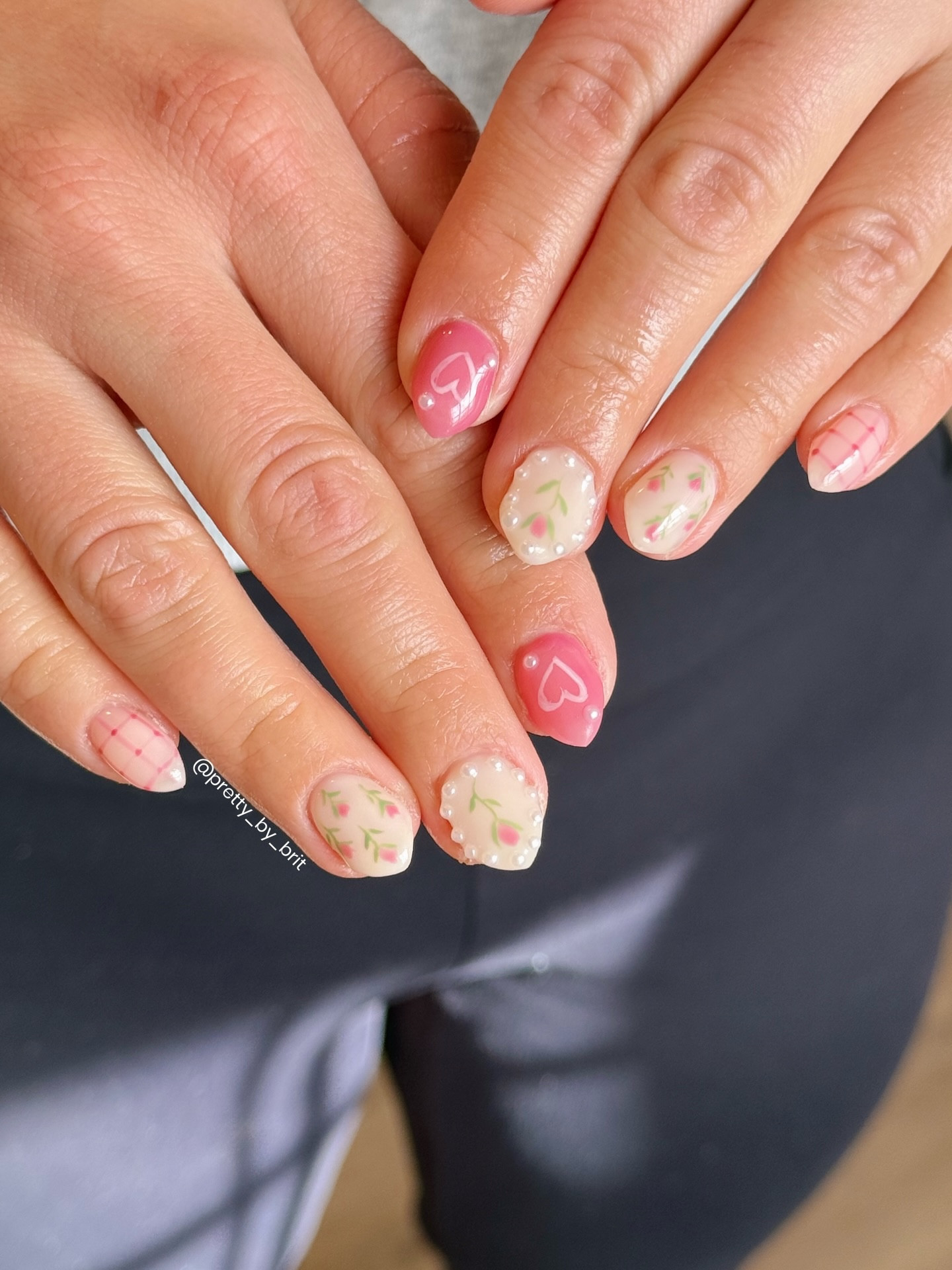 Starting Veronica mars today thanks for the rec grandma 😗

Products & codes:

@luminary_nail_systems clarity base

@chaunlegendnails discount code PRETTYBYBRIT
-Lactose Intolerant
-Sage My Name
-Non wipe top coat 

@madam_glam discount code BRIT35
-January Blush (diluted with some milky white)

Design inspo from Pinterest