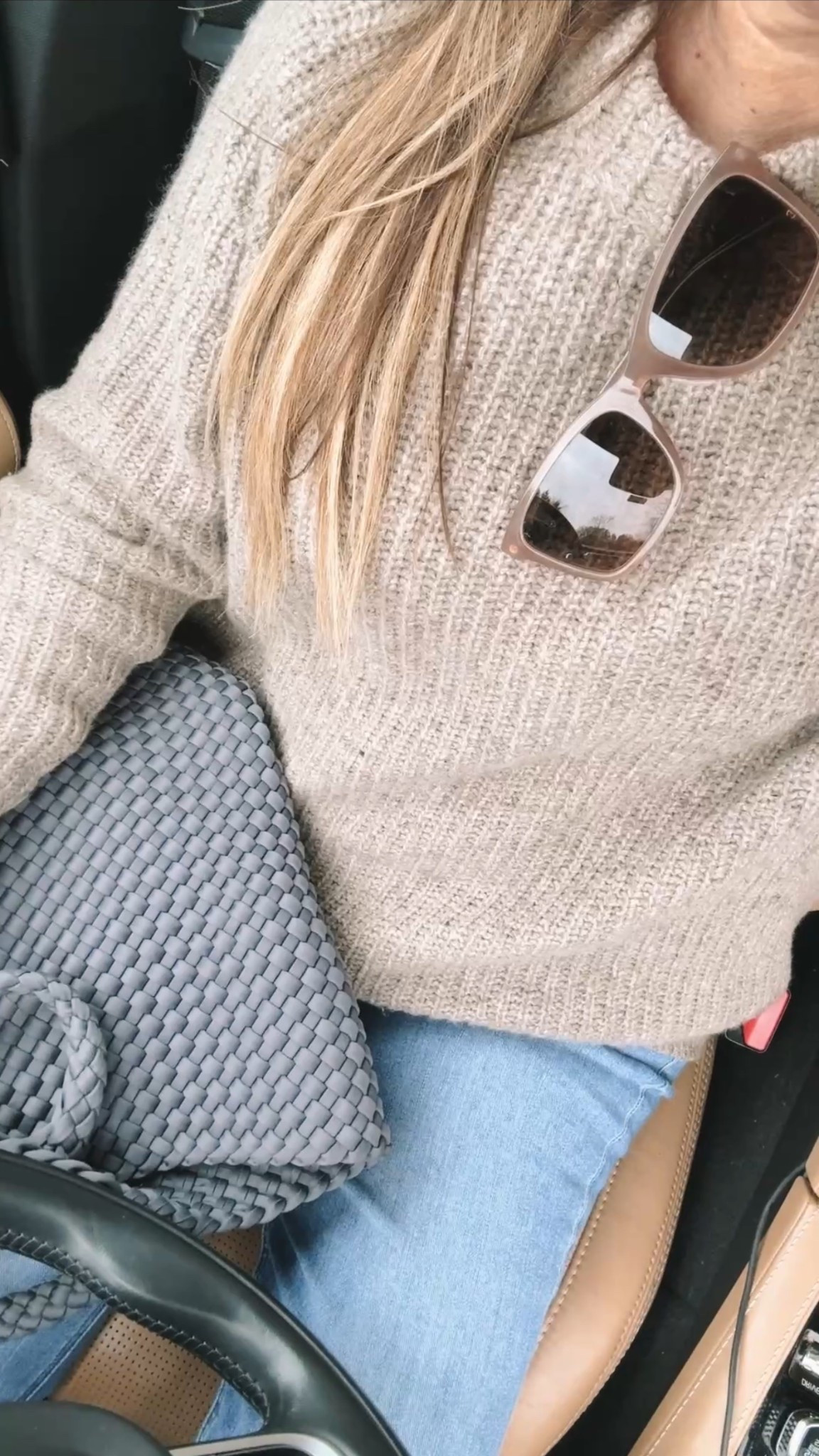 My full uniform outfit that I wear on repeat 🍂🤍
This oversized sweater is definitely a splurge, but so worth it — the color, the fit, the cozy feel… truly one of my favorites and I reach for it constantly. Paired with my light-wash straight-leg jeans and my Nettie tote bag (it carries all my daily essentials), it’s the perfect fall outfit for school pickup, errands, and everything in between.

Shop my go-to mom outfit, everyday basics, and fall staples below 👇
#falloutfit #momoutfit #fallfashion #capsulewardrobe #oversizedsweater #toteBag #straighlegjeans #everydaystyle #neutraloutfit #casualfallstyle #LTKfall #LTKmom #LTKstyletip

#LTKmomlife #LTKootd #LTKSeasonal