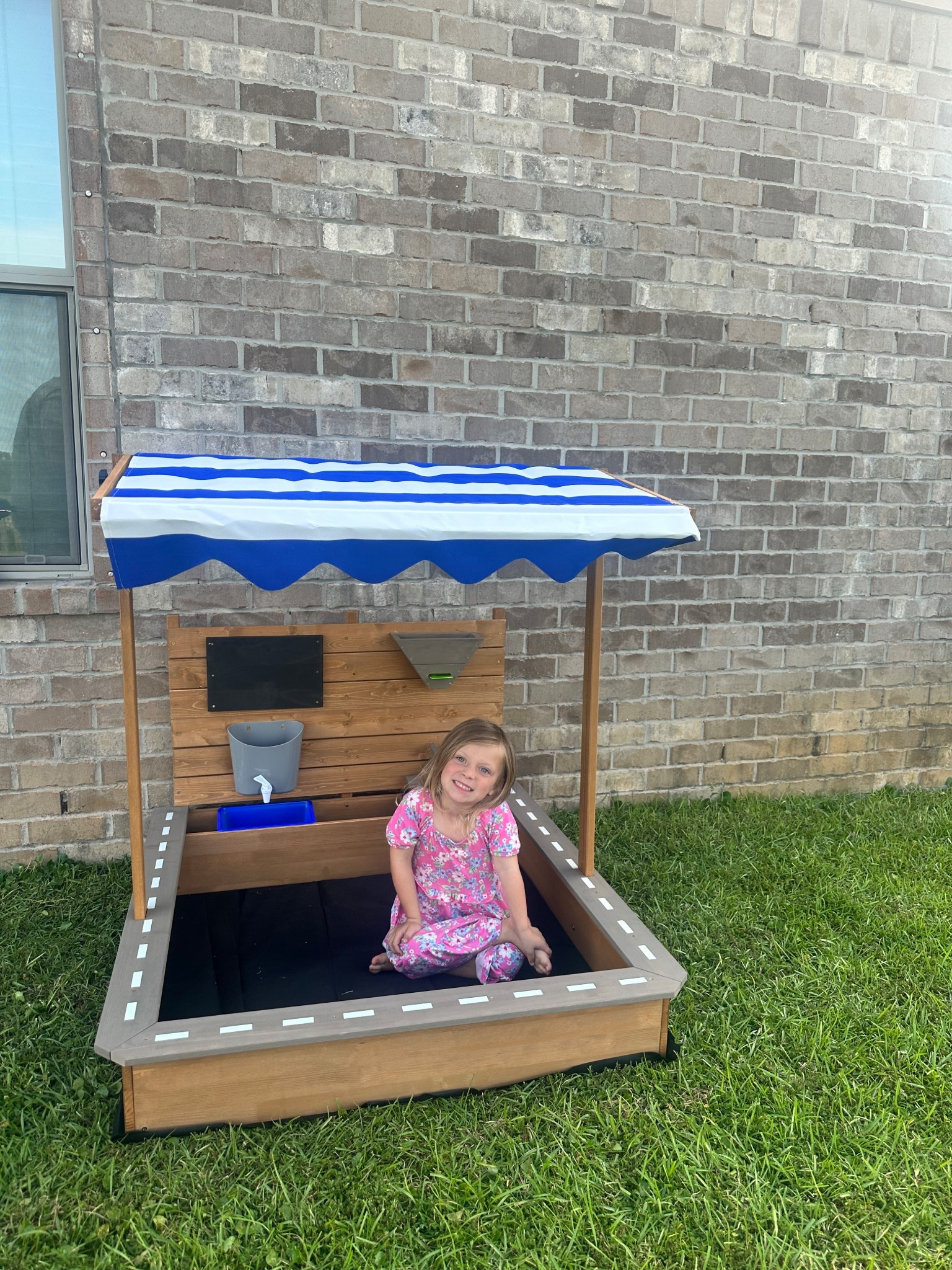 the cutest sandbox water table combo! #amazontoddler #amazontoddlerfinds #toddlerfinds #watertable #sandbox #outdoor 