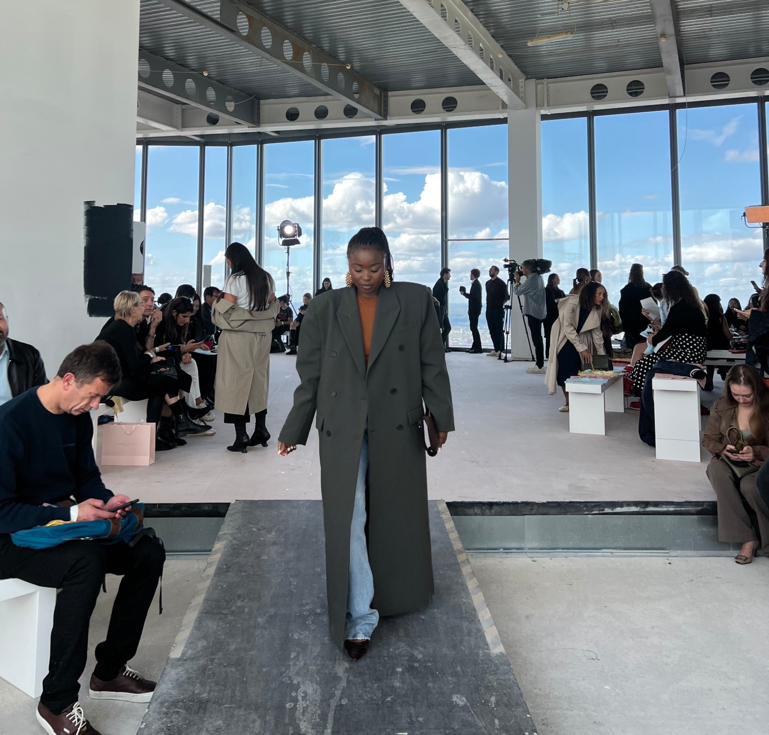 Lovedddd this oversized maxi blazer. I sized down I’m wearing an XS 

#LTKeurope #LTKuk #LTKFashionMonth