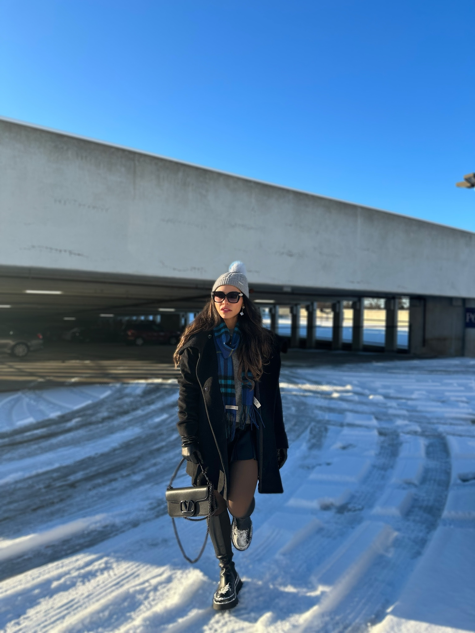 Grey and blue ❄️

#winterfashion #winteroutfit #winteroutfitinspo #ootd #outfitinspiration #tights #boots #miniskirt 