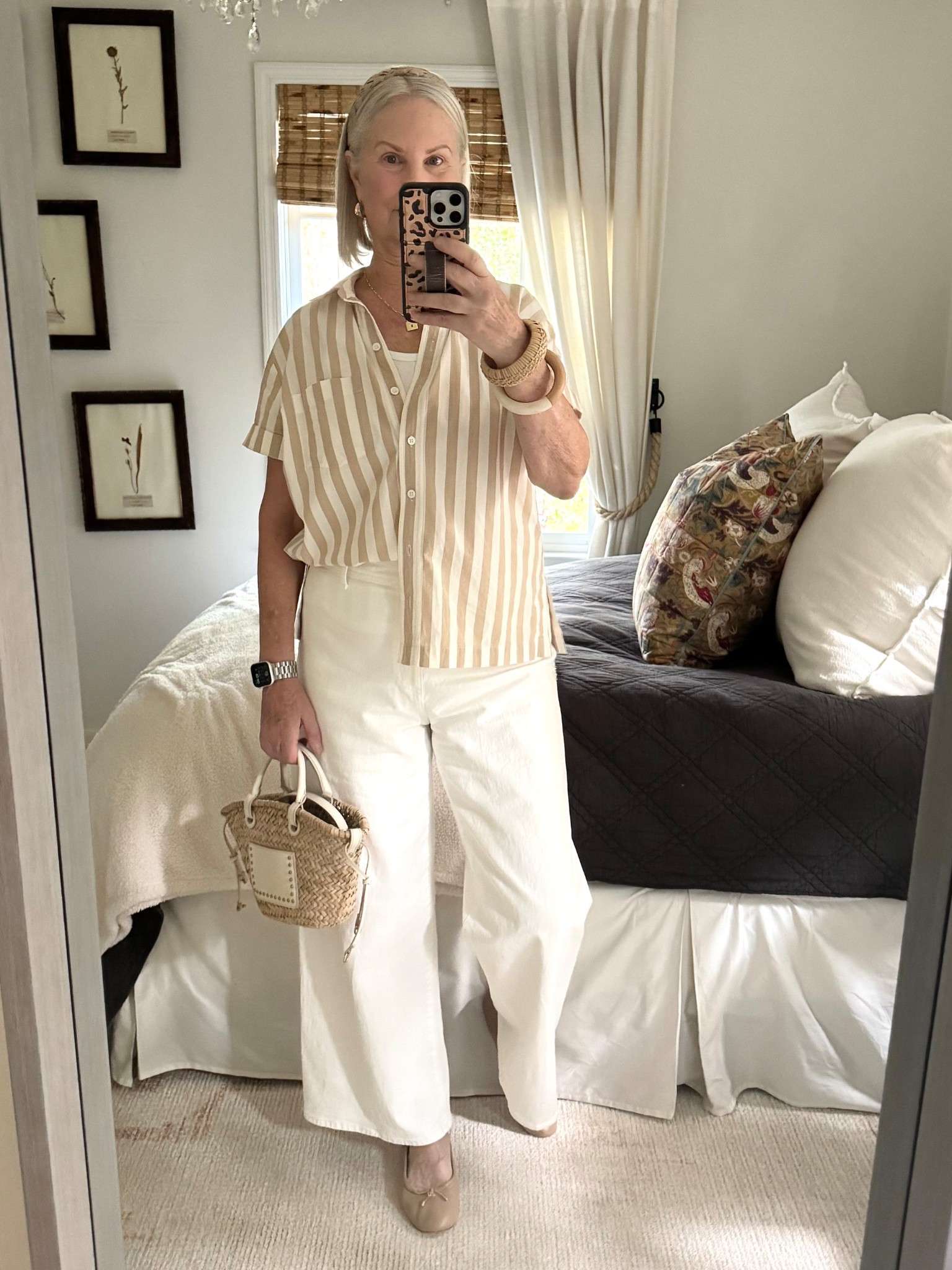 I’m still hanging on to summer with my fav white pants (I have these in3 colors)


#LTKStyleTip #LTKFindsUnder50 #LTKSeasonal
