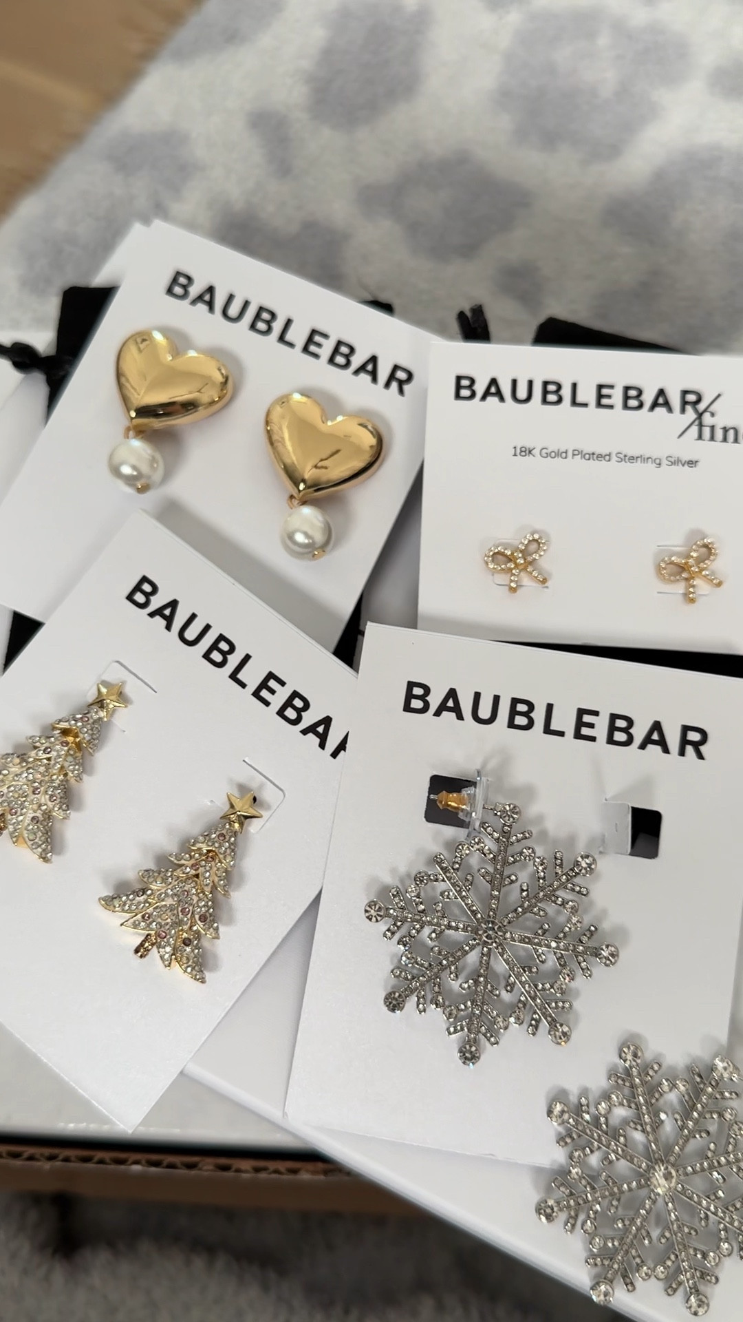 The new Baublebar holiday collection is stunning and so fun!! Linked a ton of my favorites!

#LTKFindsUnder50 #LTKHoliday #LTKSeasonal