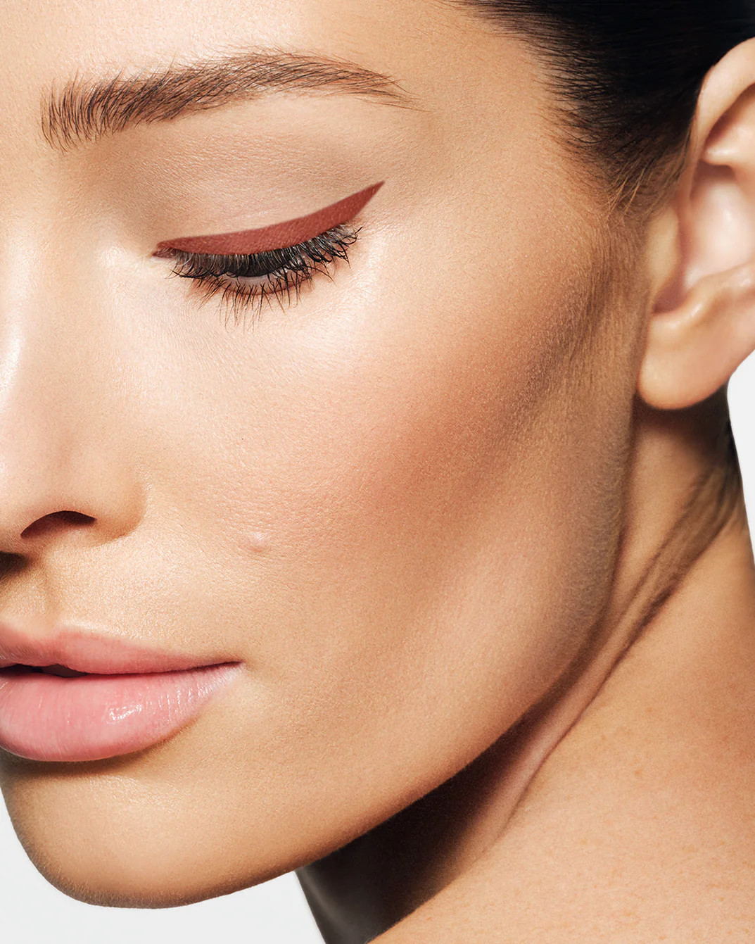 Liquid Line Felt-Tip Eyeliner - MAKE Beauty | MAKE Beauty