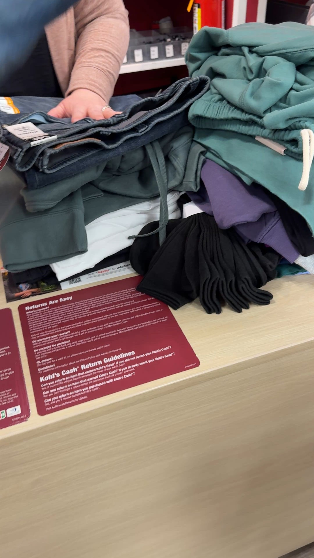 Shopping at my fave store

#LTKHoliday #LTKGiftGuide