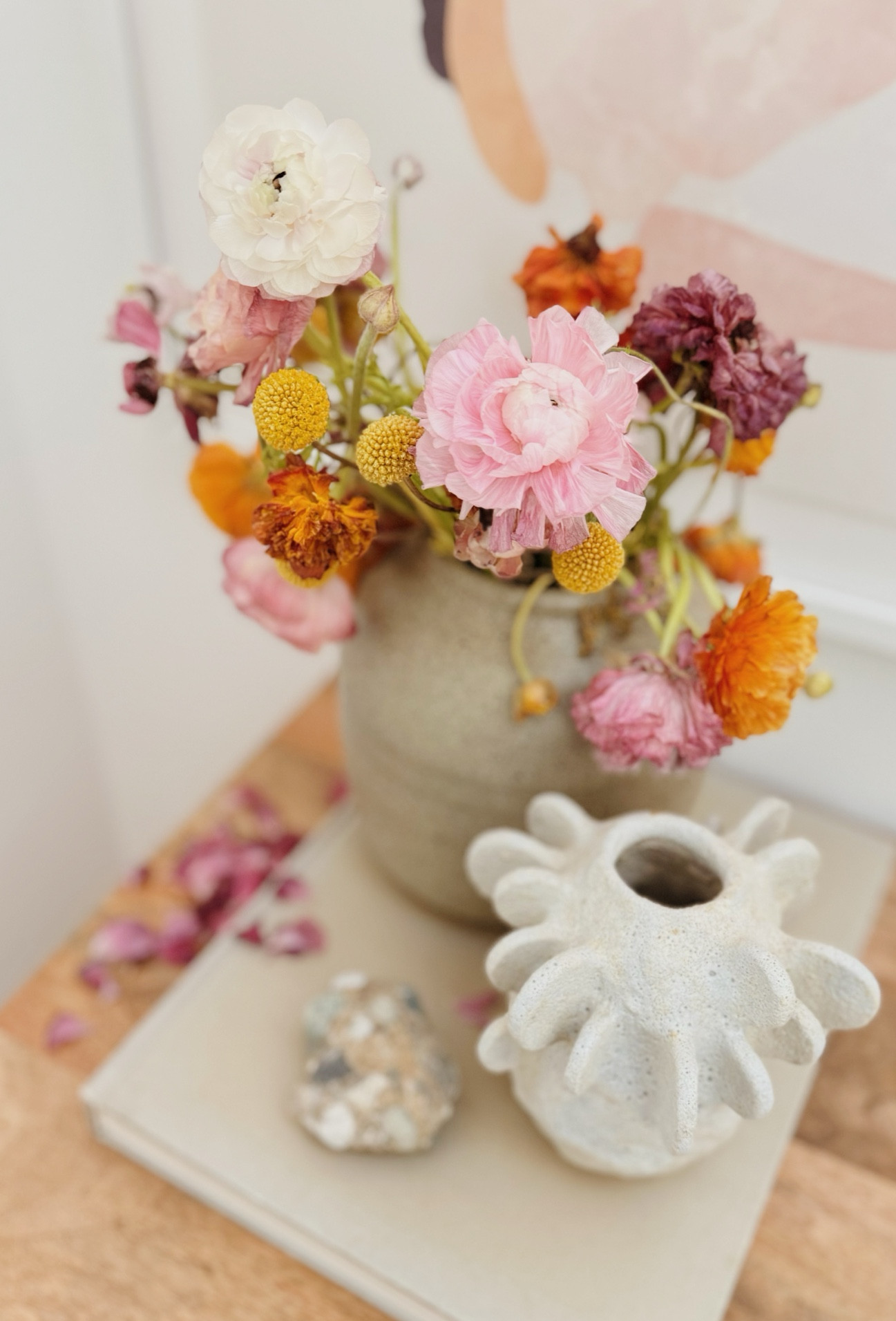 Cute vases for pretty flowers - home decor - pottery

#LTKGiftGuide #LTKhome #LTKxTarget