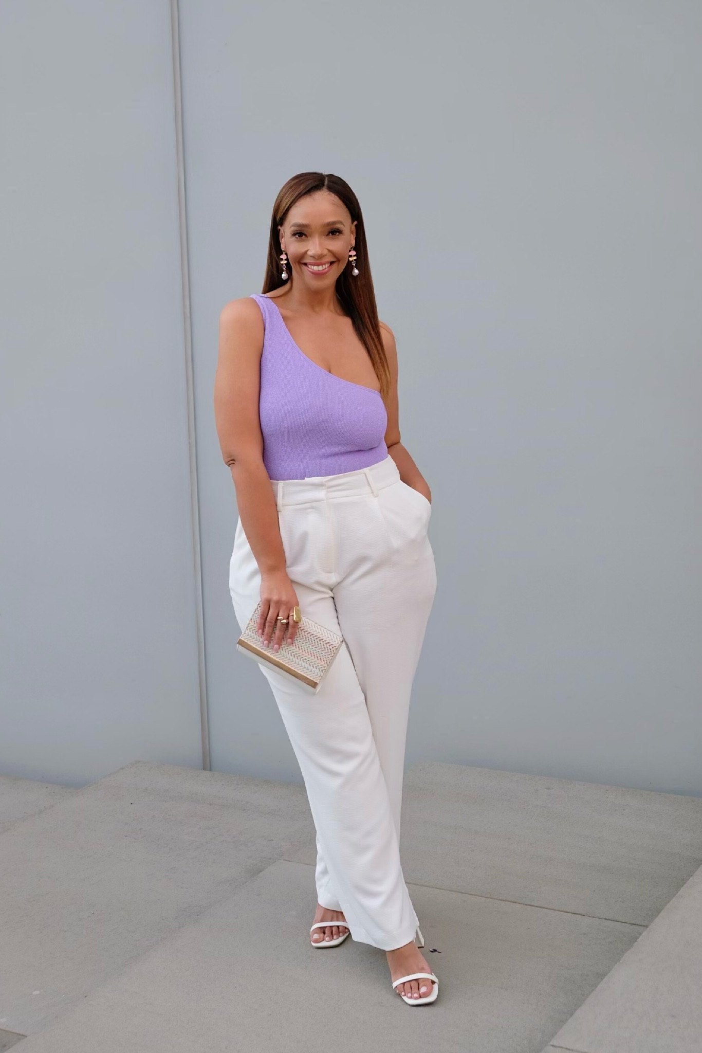 Simplicity with a pop of colour 🤍💜🤍

#LTKcurves #LTKSeasonal #LTKstyletip