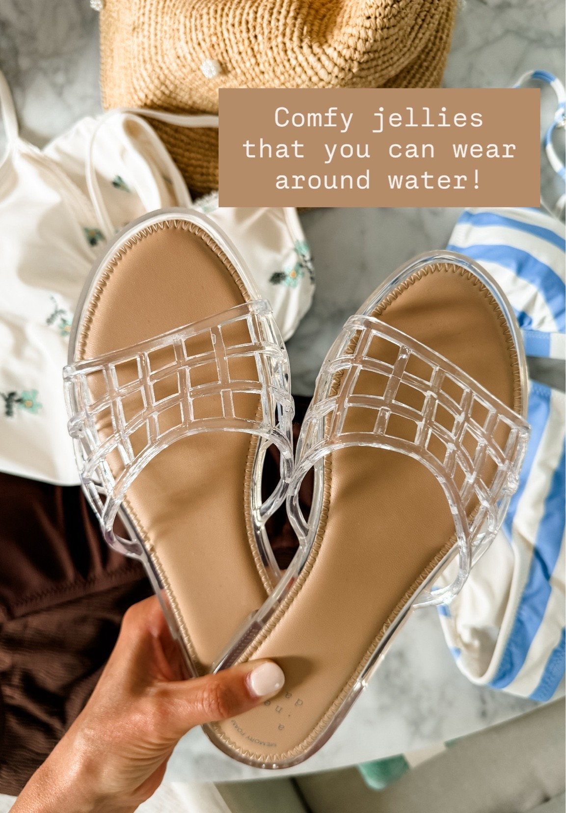 Seriously how cute are these jelly sandals?! So many looks you could wear them with!

Loverly Grey, Target find, jelly sandals