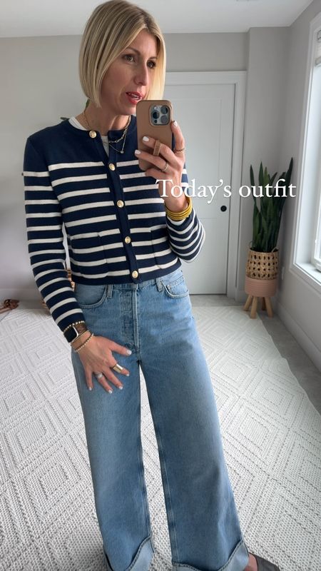 Today’s spring outfit is classic stripes with this cotton cardigan + wide leg jeans (I love this light wash). Finishing off my luck with ballet flats and my gold jewelry.

Wearing my true ass size 27 in the jeans – I am 5’10” 
Size small in the cardigan 

#LTKVideo #LTKstyletip #LTKover40