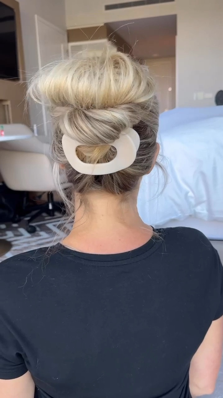 Save this gorg updo for fall❤️ Perfect for when you’re wanting a unique and eye-catching style but don’t want to spend an hour doing it!! 

This style adds so much body to your hair and incorporates my fav hair clip from Teleties 🥰

#LTKBeauty #LTKVideo #LTKStyleTip