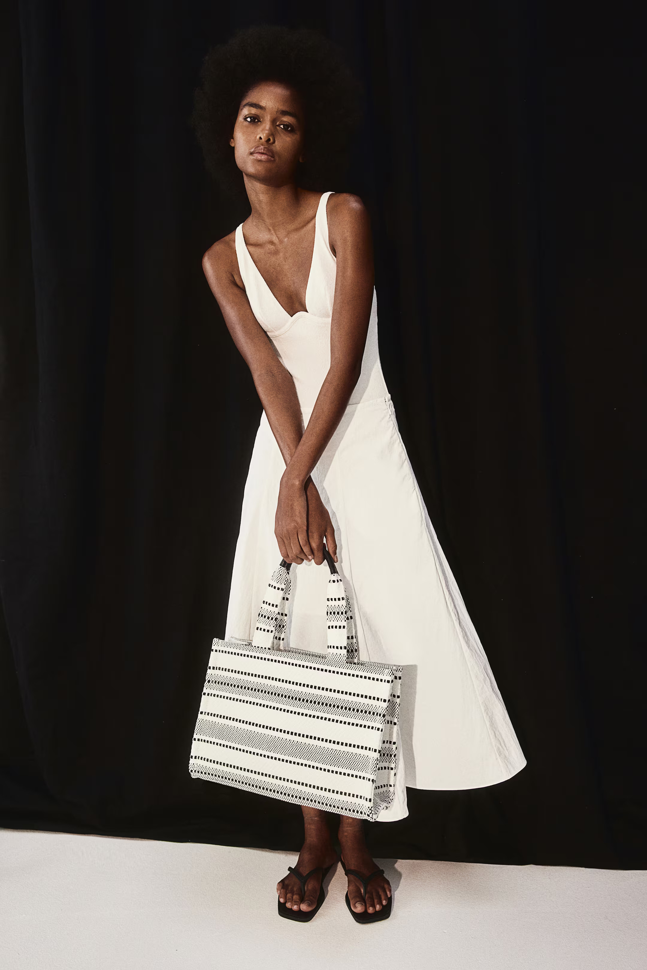 Cotton-blend shopper | H&M (UK, MY, IN, SG, PH, TW, HK)