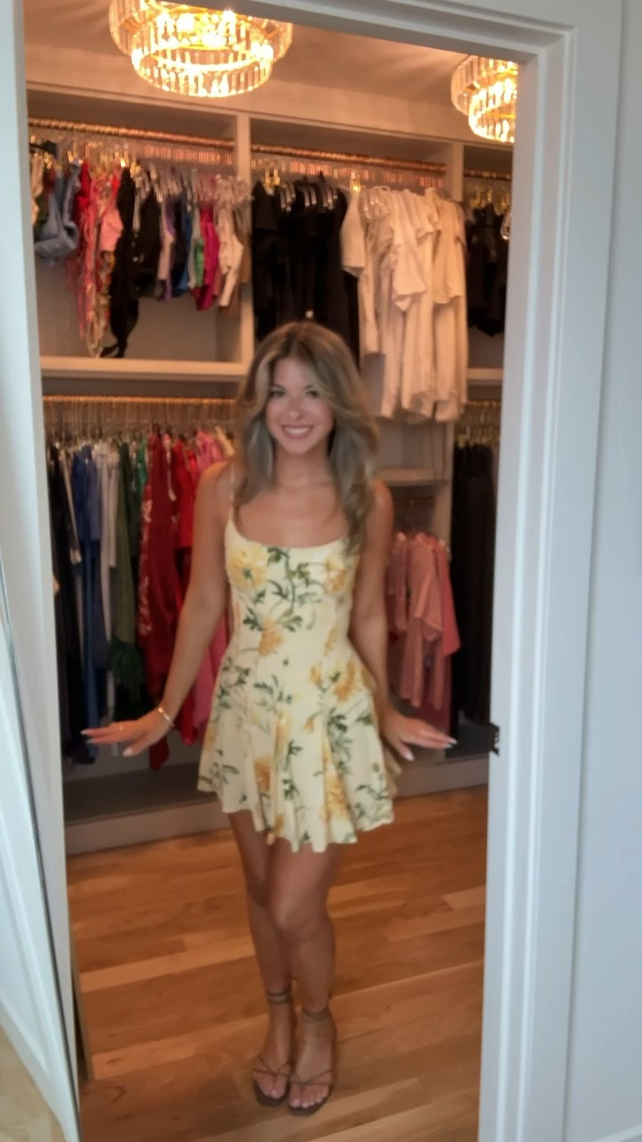 Uncommon James gold jewelry new back roads collection I am Wearing on repeat

Wearing my usual small/2 

Dibs code: Emerson
Divi code: emwrson15

Gold twist ring
Gold bangle bracelet
Gold glimmer chain necklace
Gold mirror ribbed earring
Occasion jewelry
Wedding guest jewelry

#LTKParties #LTKBeauty #LTKStyleTip