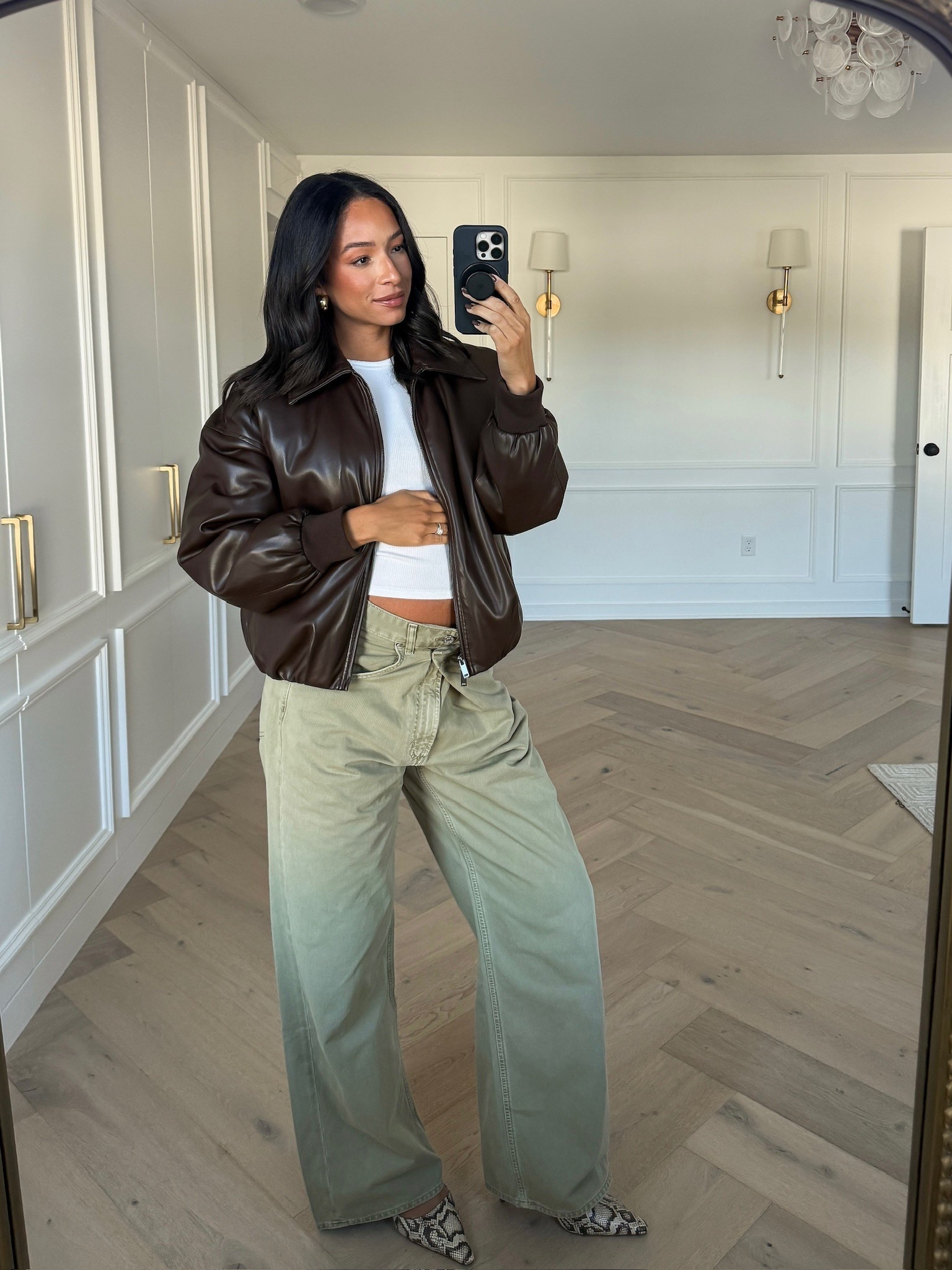 Use code AFNENA for an additional 15% OFF Abercrombie! All sweatshirts & sweatpants are 20-50% OFF + almost everything else is 15% off + my code stacks on top! 🤩 Wearing size S white tank, M leather bomber jacket and size 28 green pants (sized up 2 sizes for the bump) @abercrombie #abercrombiepartner


Fall outfit 
Fall fashion 
Abercrombie code 
Abercrombie sale 
Errands outfit 
Travel outfit 
Airport outfit 
Comfy outfit

#LTKStyleTip #LTKSaleAlert #LTKBump