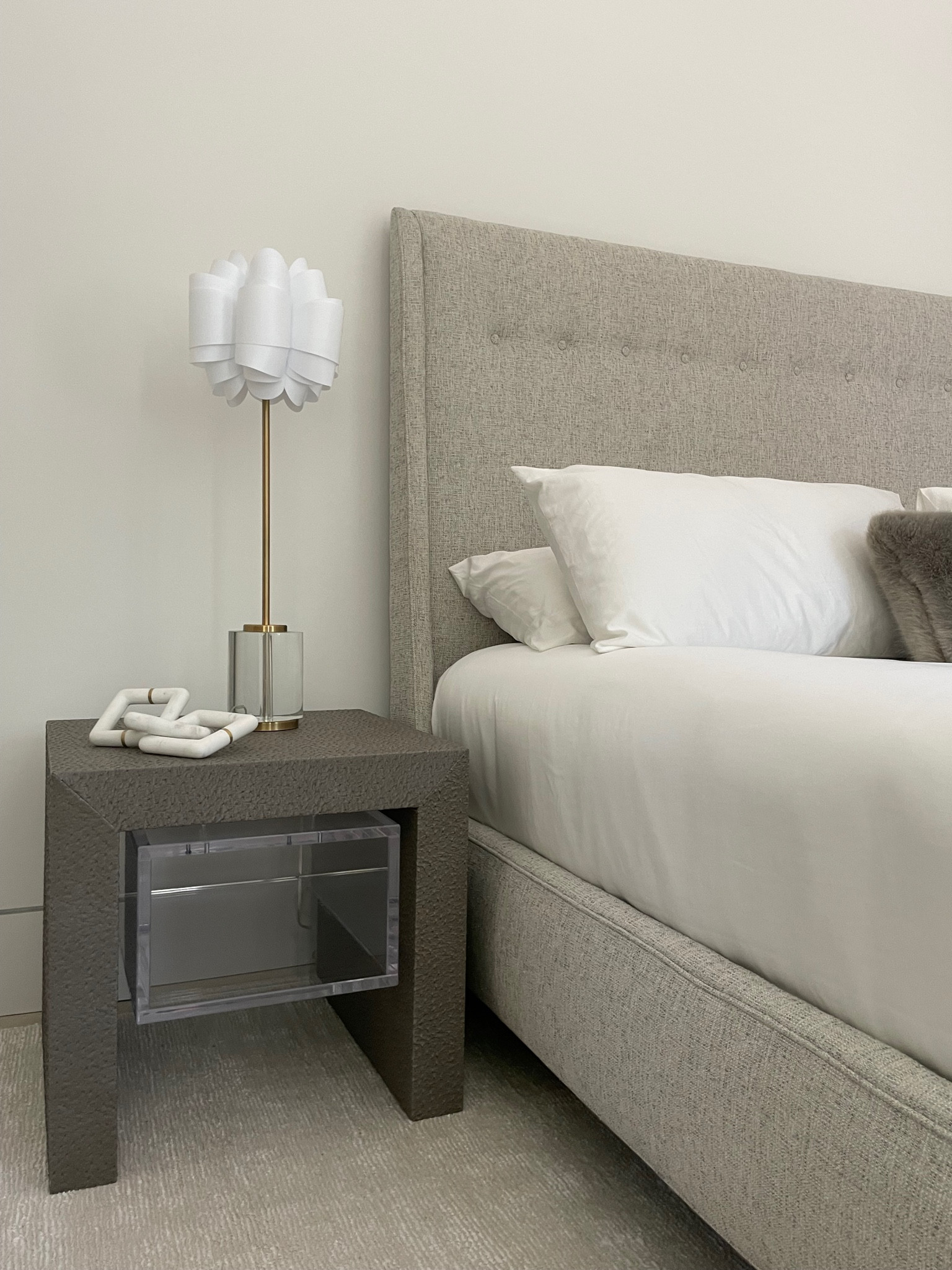 Modern Bedroom and Night Stand Decor Design

#LTKU #LTKhome #LTKFind