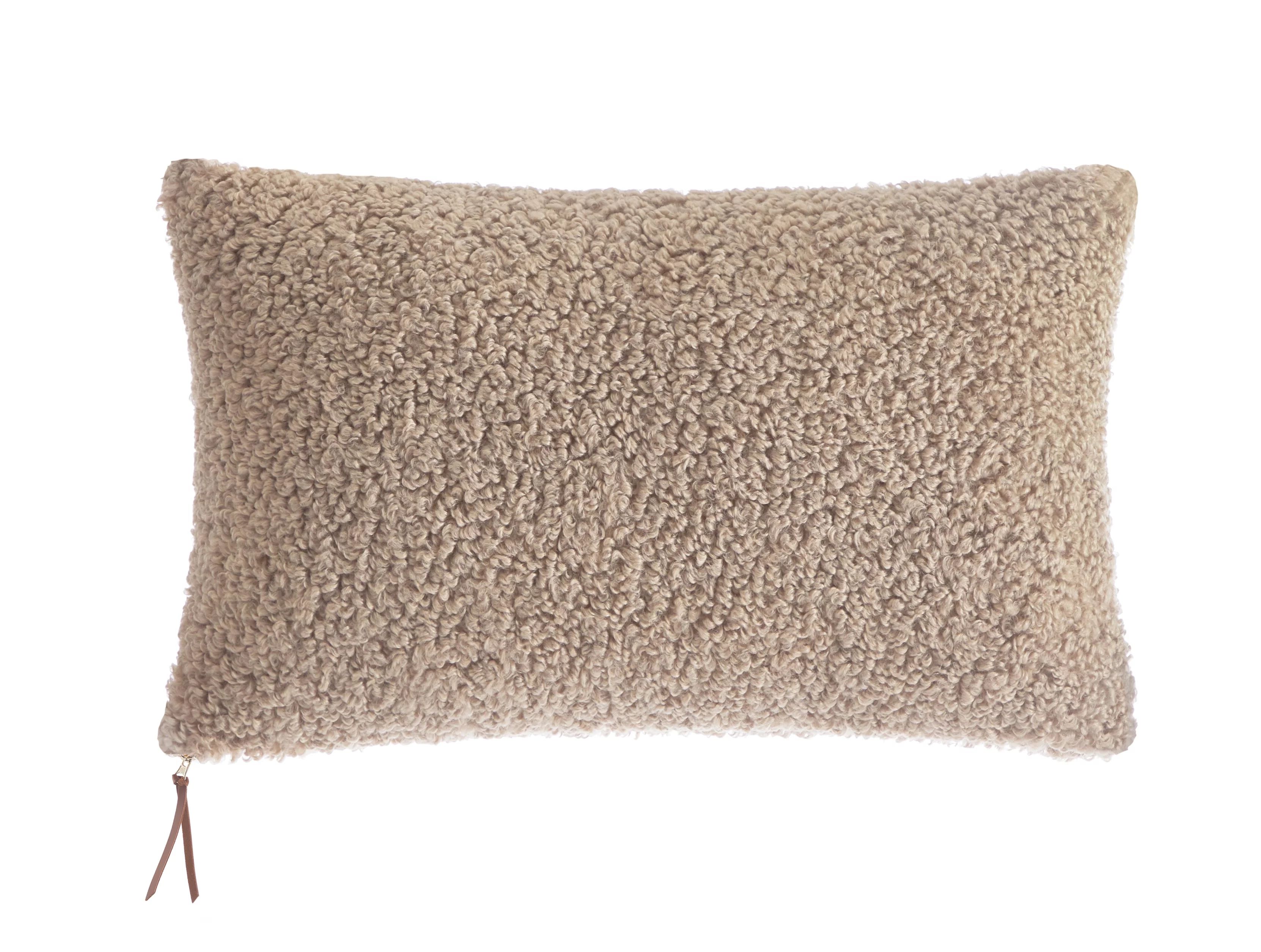 Better Homes & Gardens 14" x 24" Beige Oblong Teddy Plush Sherpa Polyester Throw Pillow (1 Count) | Walmart (US)