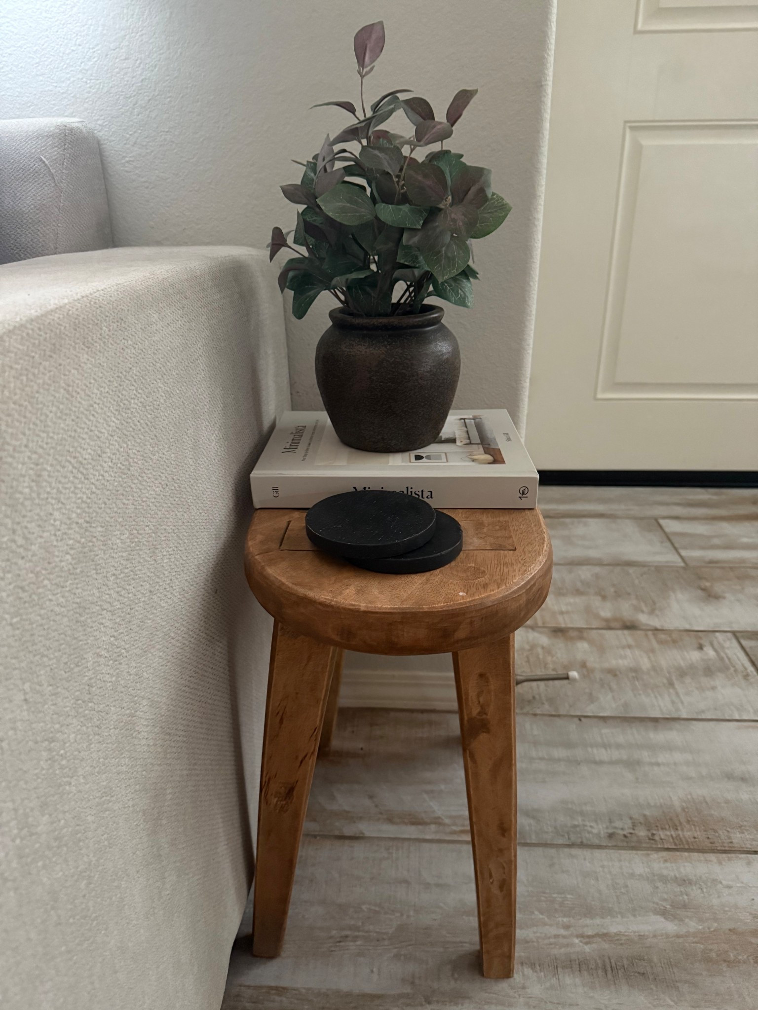 Small space side table #endtable #smallspacedecor #decor #smallspaceideas

#LTKHome #LTKSaleAlert