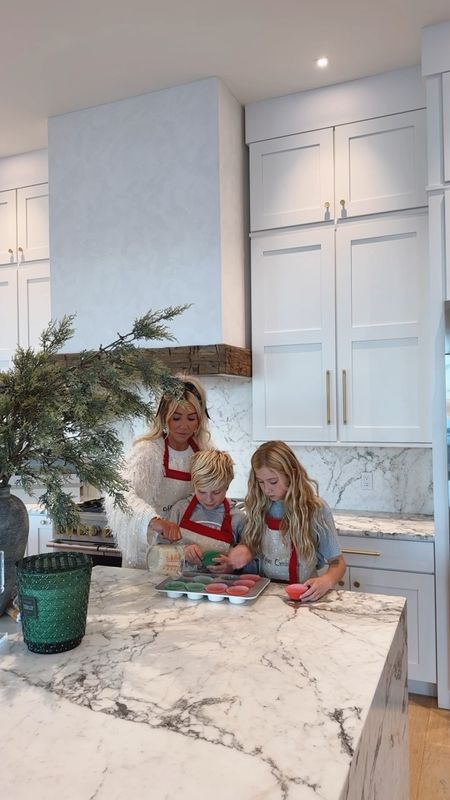 Getting ready for the holidays & all the cooking and baking with items from @homedepot #ad ❤️ This Caraway baking set is currently 10% off and would make an amazing gift idea! I also snagged this cute Christmas tiered tray & Christmas plates from Home Depot for all the entertaining we will be doing! #homedepotpartner #homedepot