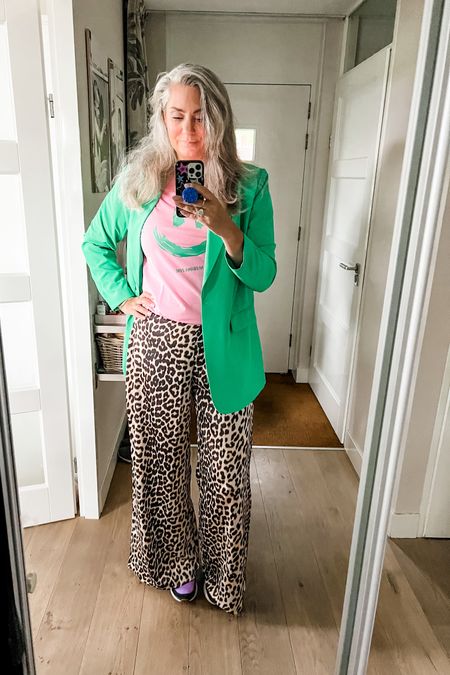 Ootd - Wednesday. Super wide leopard satin trousers (Shoeby,xl), a pink and green t-shirt (old) and a green oversized blazer (old) and fun colored puma sneakers. 



#LTKeurope #LTKmidsize #LTKstyletip