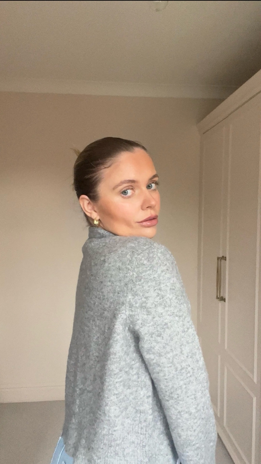 My go to slick back bun on a greasy hair day 🤫

Using @dysonbeauty Chitosan pre and post style cream and multi use spray 🫶🏼 

PR gift

#hairtutorial #hairoftheday #slickbackbun #ukmums #dysonbeauty
