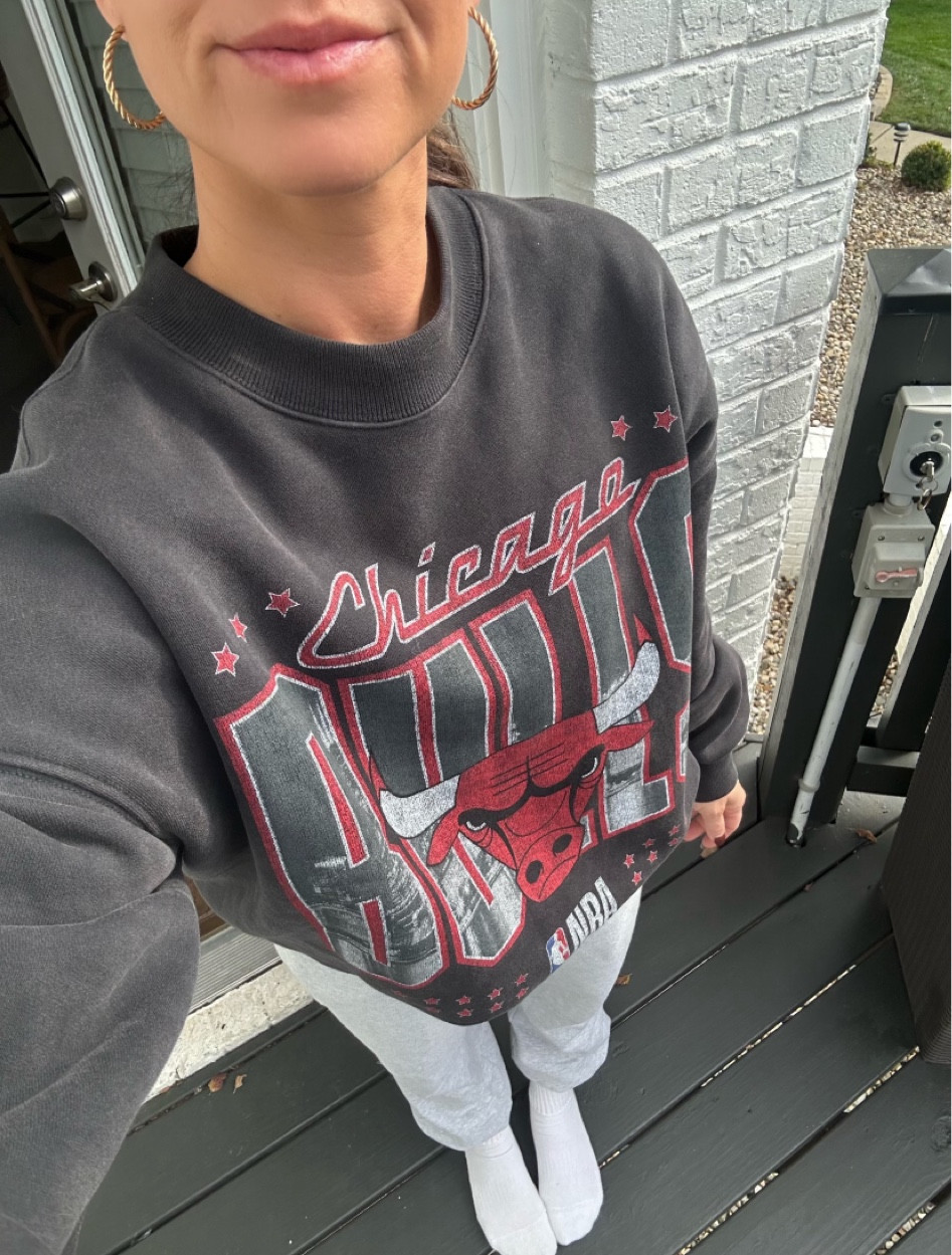 Fall cozy ootd 

Abercrombie 
Sweatshirt 
Sweatpants 
Fall ootd 
Fall style 
Fall trends 

#LTKstyletip #LTKHolidaySale #LTKGiftGuide