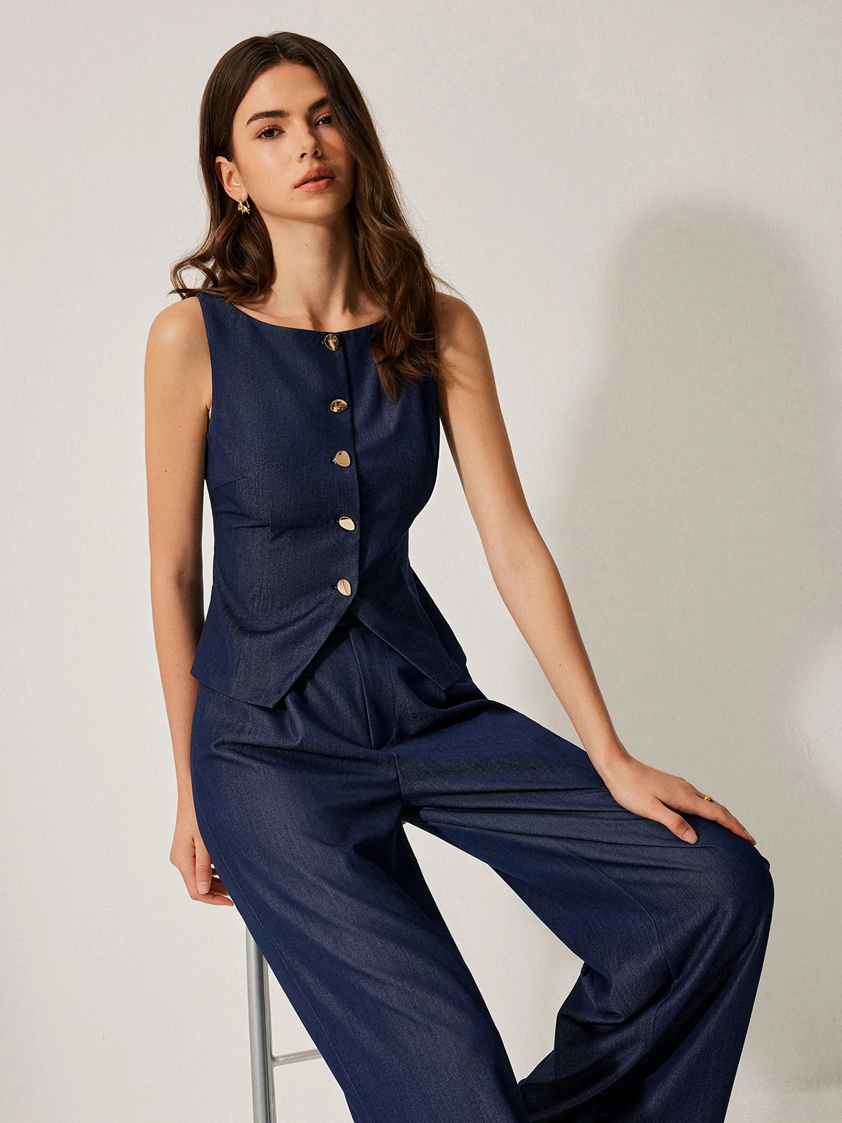 Button-Front Sleeveless Vest | Commense