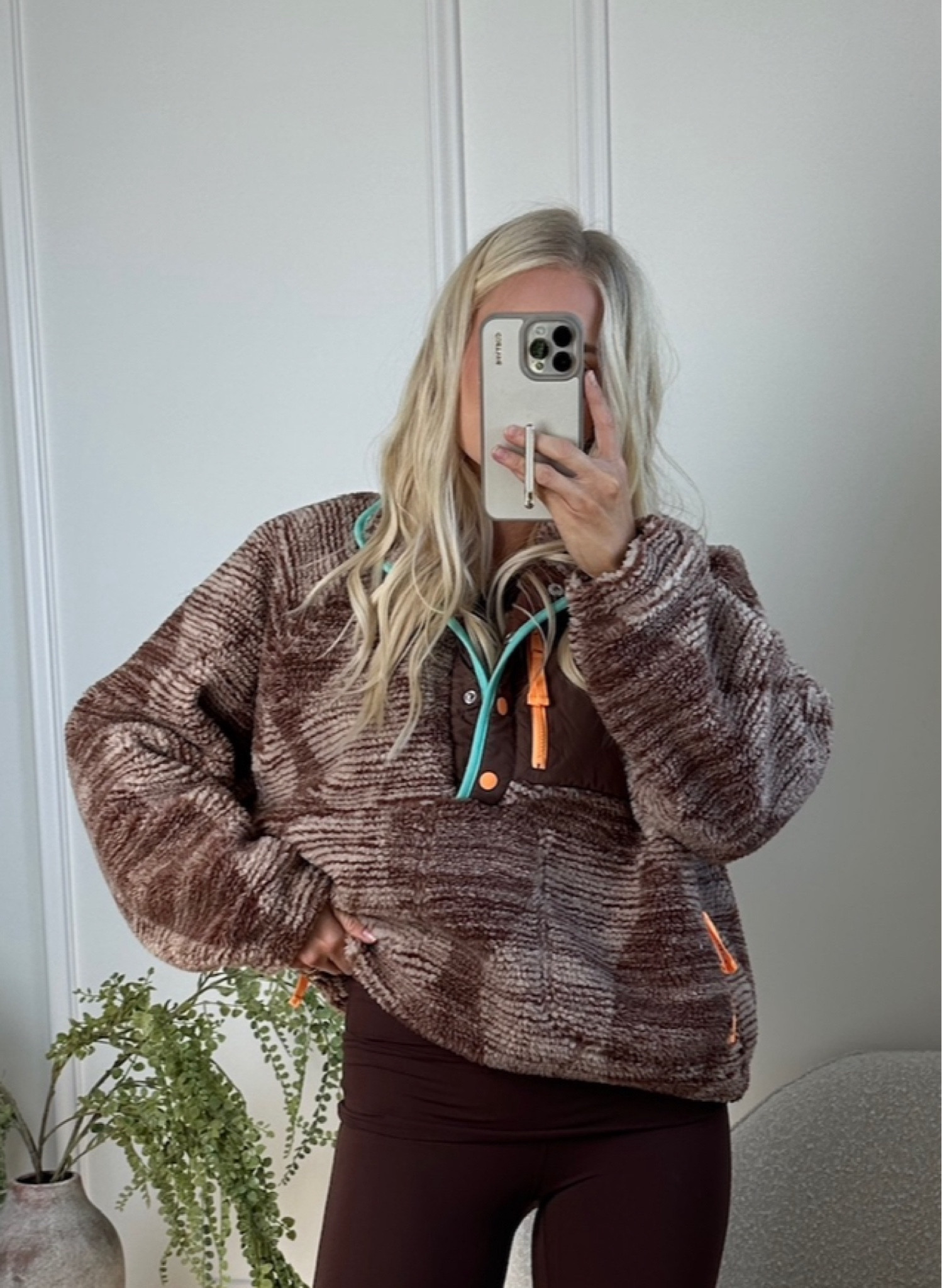 Wearing a medium in pullover, my phone case is no longer available but linked their updated version!! #kathleenpost #phonecase #fallfleece

#LTKSeasonal #LTKStyleTip