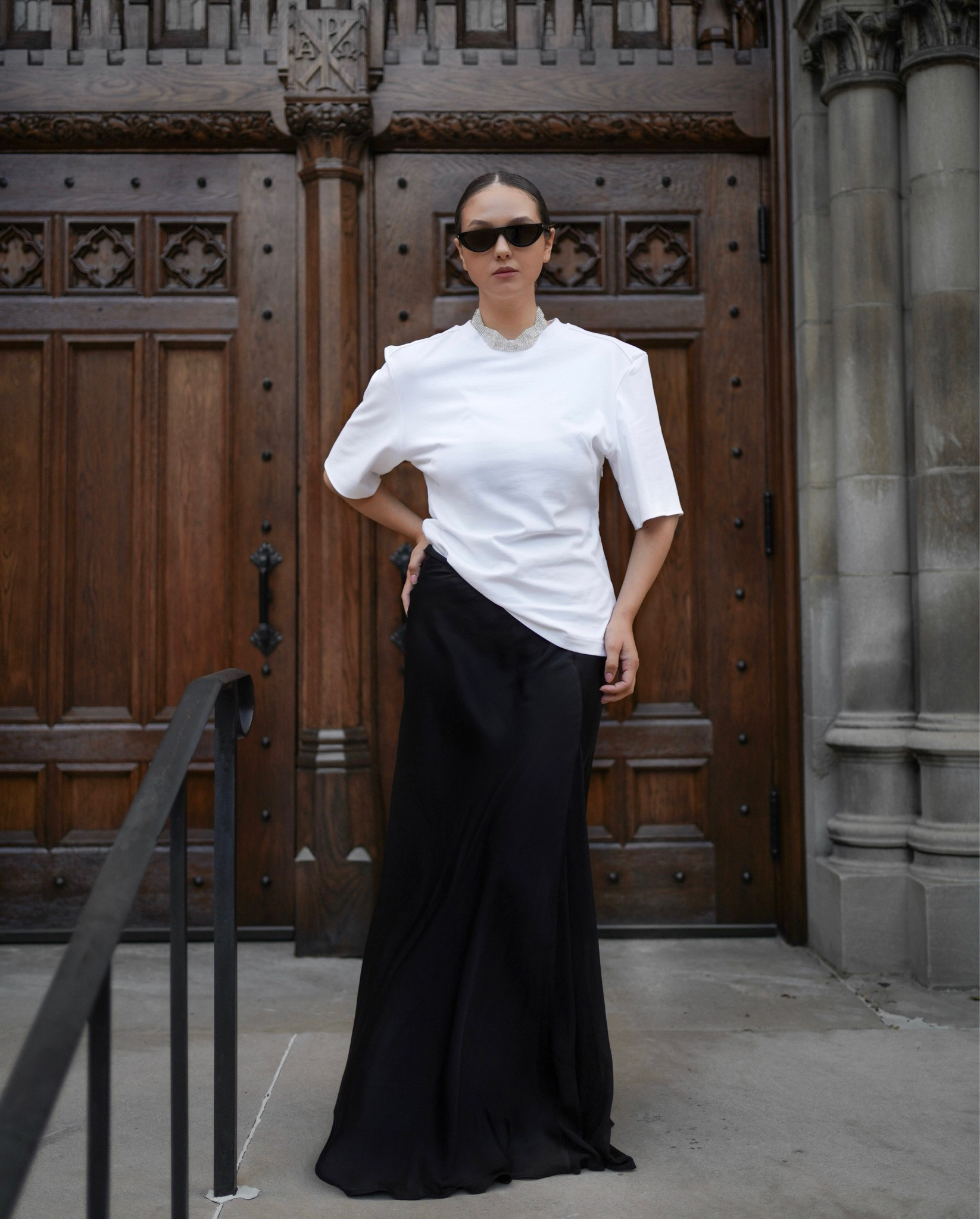 I finally found the perfect black satin skirt and white T-shirt. 
And of course, the perfect YSL sunglasses from Nordstrom.


#nordstrom #satinskirt #whitetshirt #ysl #sunglasses #yslsunglasses #outfit #maxiskirt

#LTKshoecrush #LTKworkwear #LTKfindsunder100