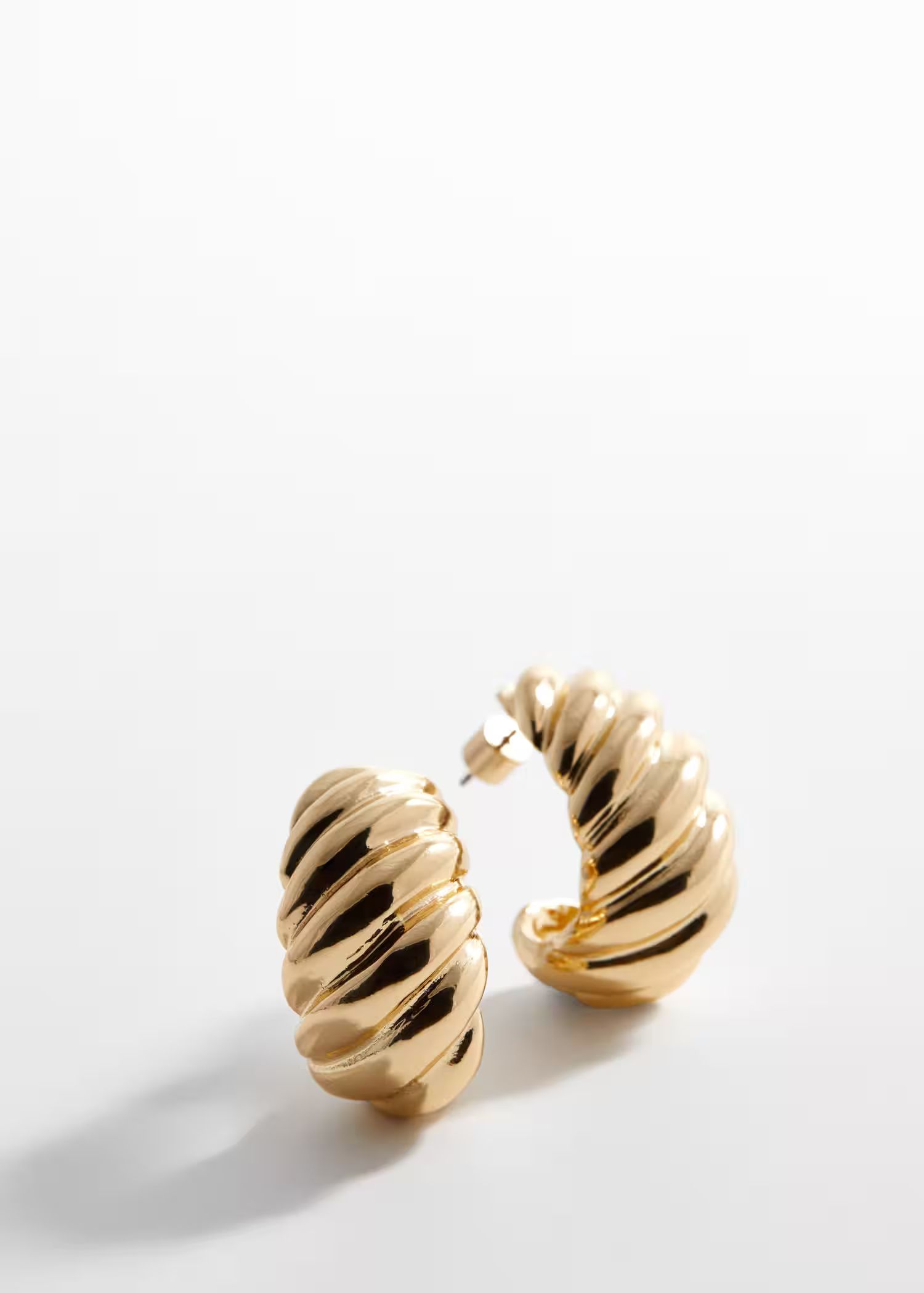 Coiled earrings | MANGO (UK)