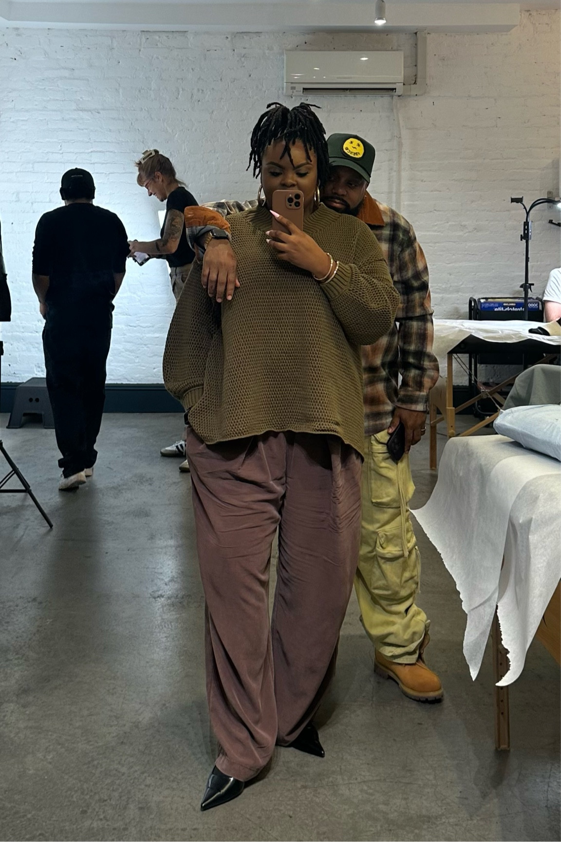 My Fall uniform. Barrel pants and an oversized knit sweater 🤎

#LTKStyleTip #LTKFindsUnder50 #LTKMidsize