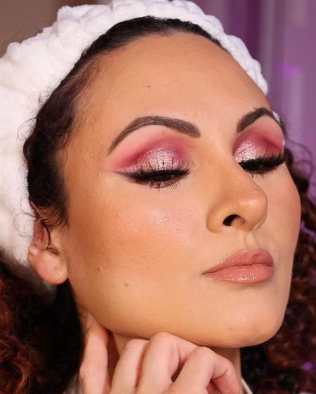 Valentine’s makeup
Maquillaje de San Valentin
Romantic makeup/ pink eyeshadoww

#LTKbeauty