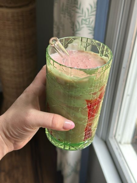 Hailey Bieber skincare smoothie!

This is so good and packed full of healthy ingredients for your skin, hair and nails! 

#skincaresmoothie #smoothie #skincare #beauty #haileybieber #haileybiebersmoothie 

#LTKwedding #LTKbeauty #LTKstyletip