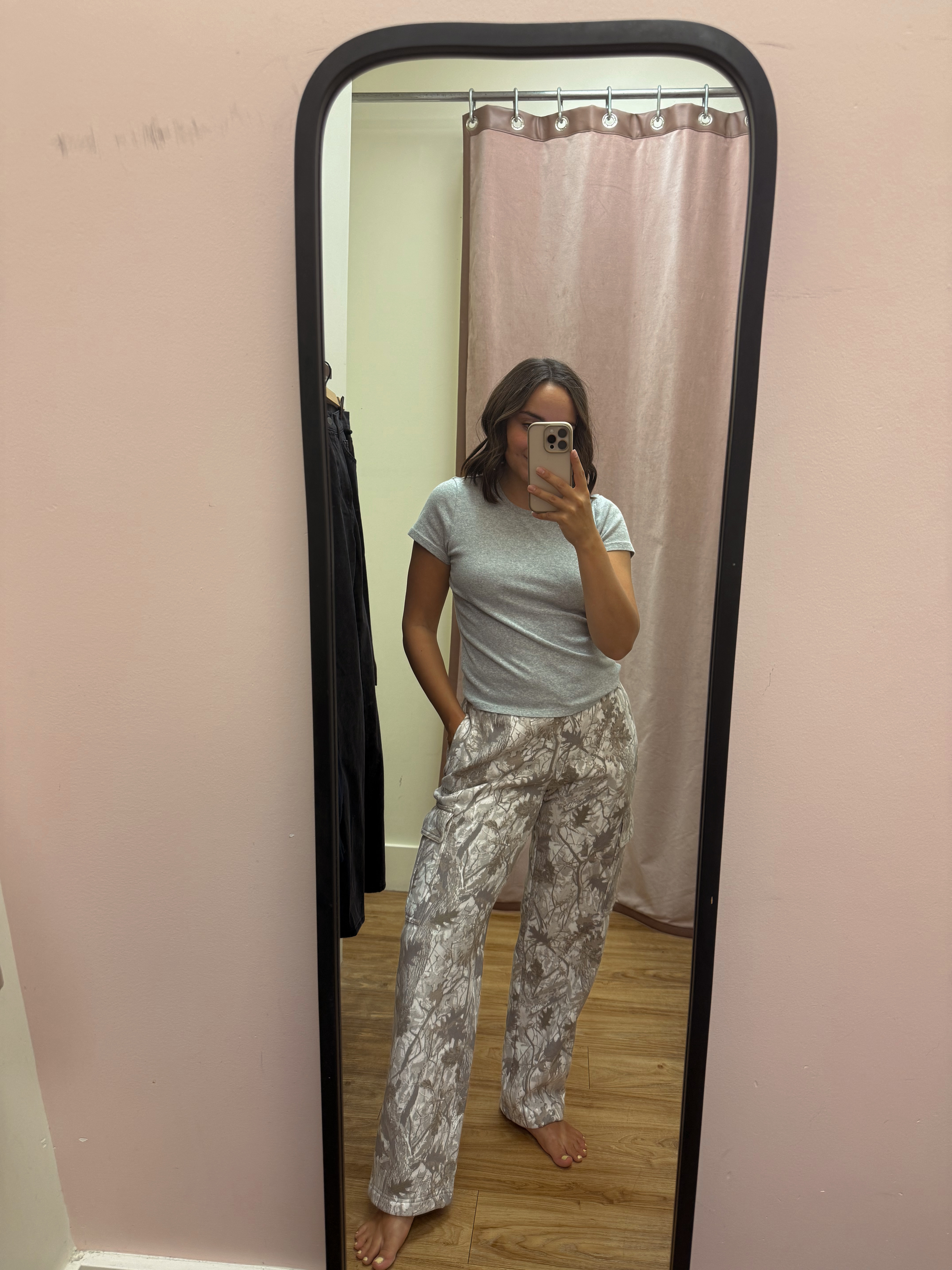 Camo cargo sweatpants under $100?!  

 #LTKcanada #LTKfall #LTKstyletip