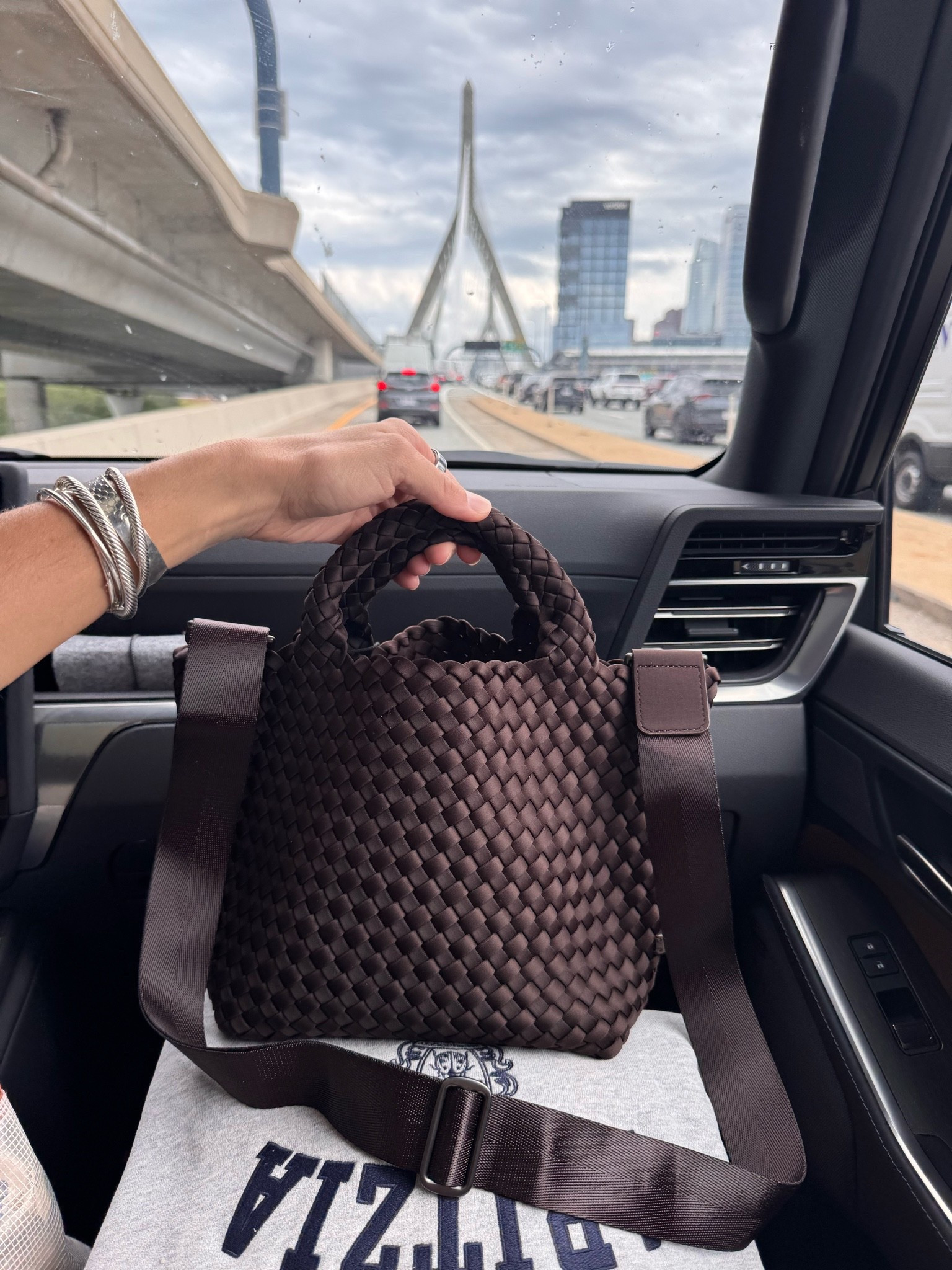 Crossbody small naghedi

#LTKmomlife