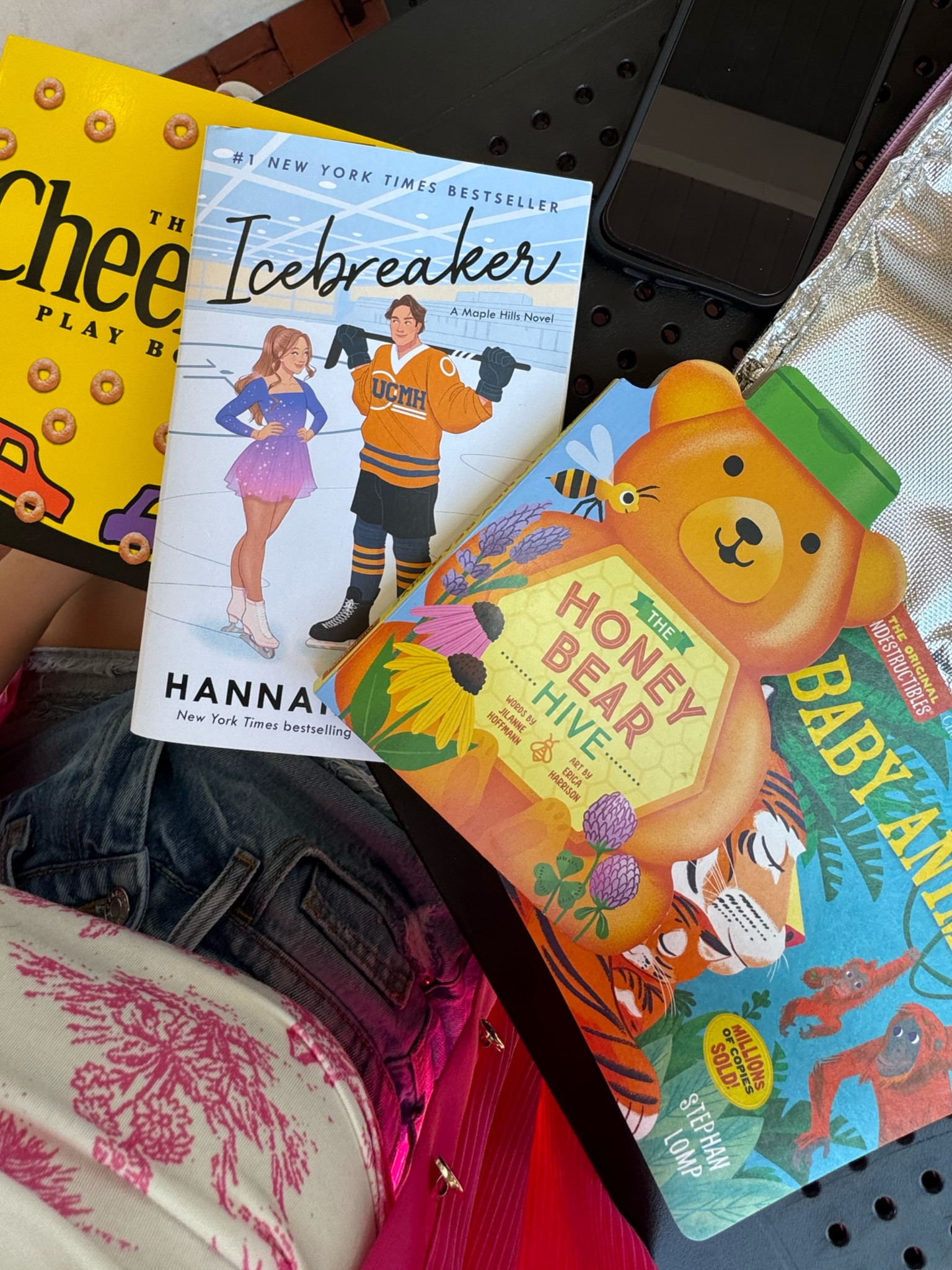 Beach reads 🫶🏻⛱️