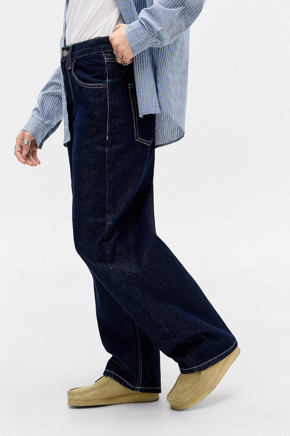 BDG Logan Boyfriend Dark Rinse Jeans | Urban Outfitters UK