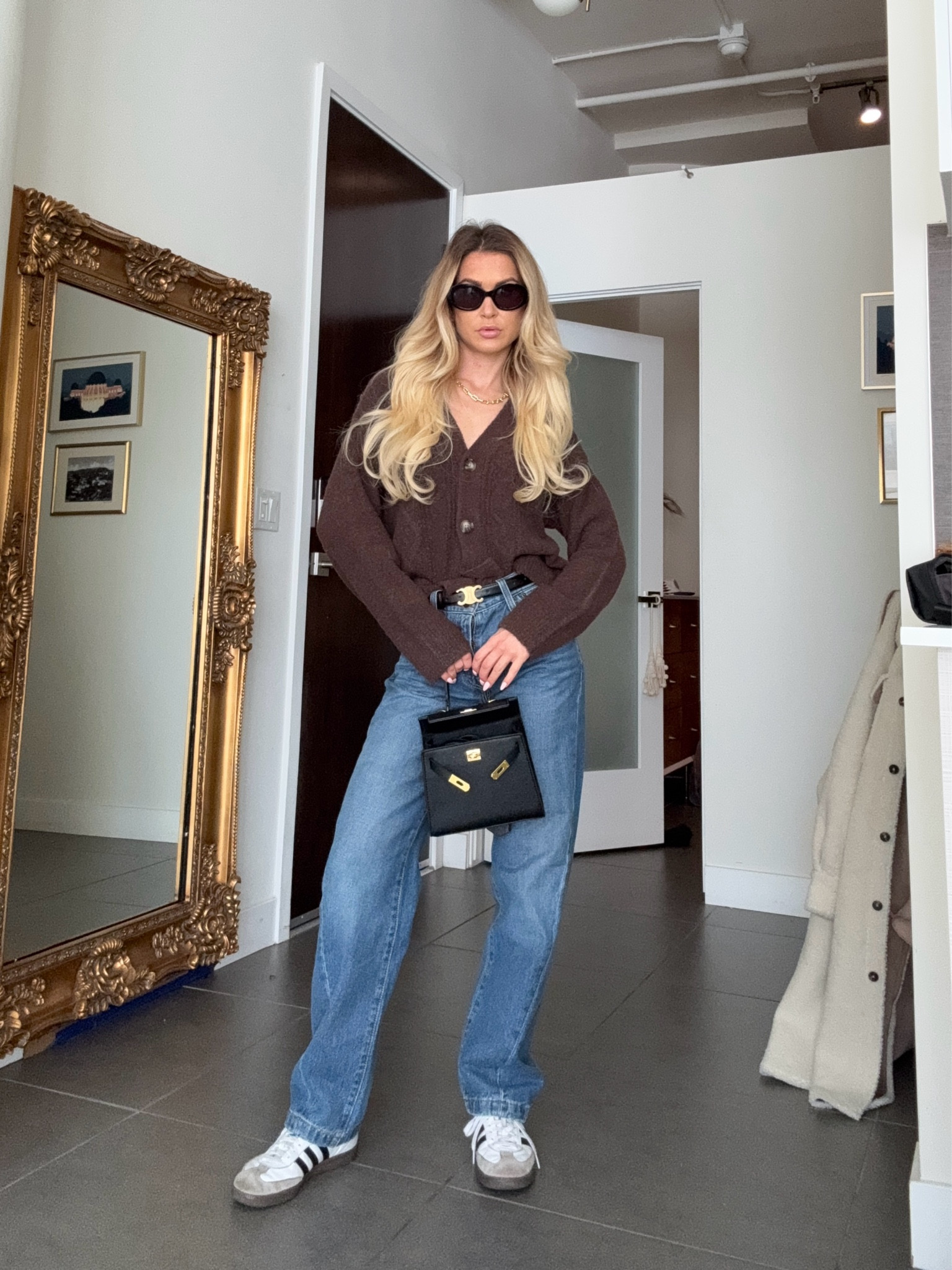 Casual outfit for hangin out in LA🌴☀️

PS : been wearing these Levi’s jeans nonstop : they’re a real winner  

#LTKStyleTip #LTKFindsUnder100 #LTKFindsUnder50