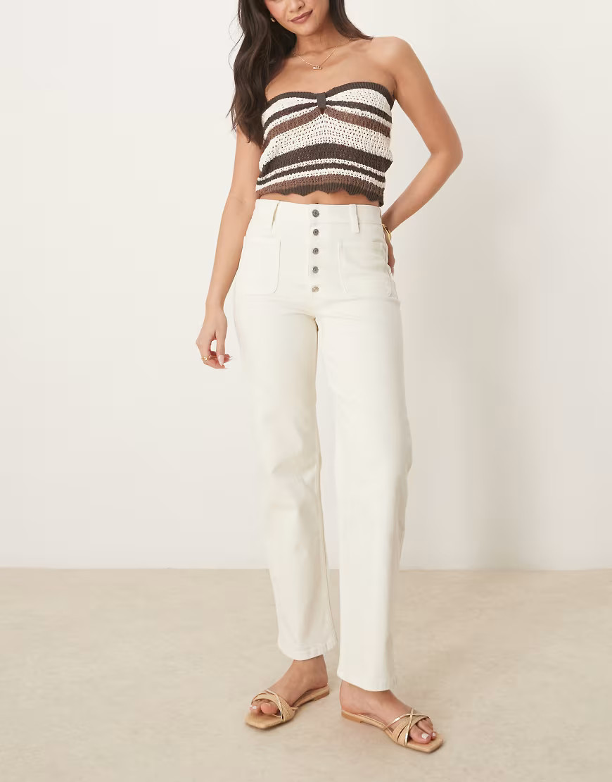 ASOS DESIGN – Gerade geschnittene Jeans in Weiß mit Knopfleiste | ASOS (Global)