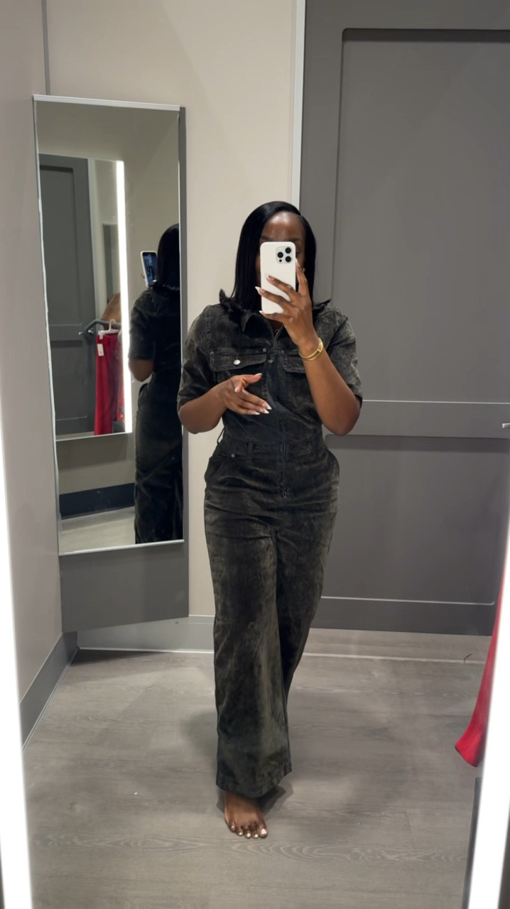 I think this would be cute as a Thanksgiving outfit. I love that the closure is a zipper, so it makes it easy to put on and takeoff. I just wish that it was longer! 

#LTKHoliday #LTKStyleTip