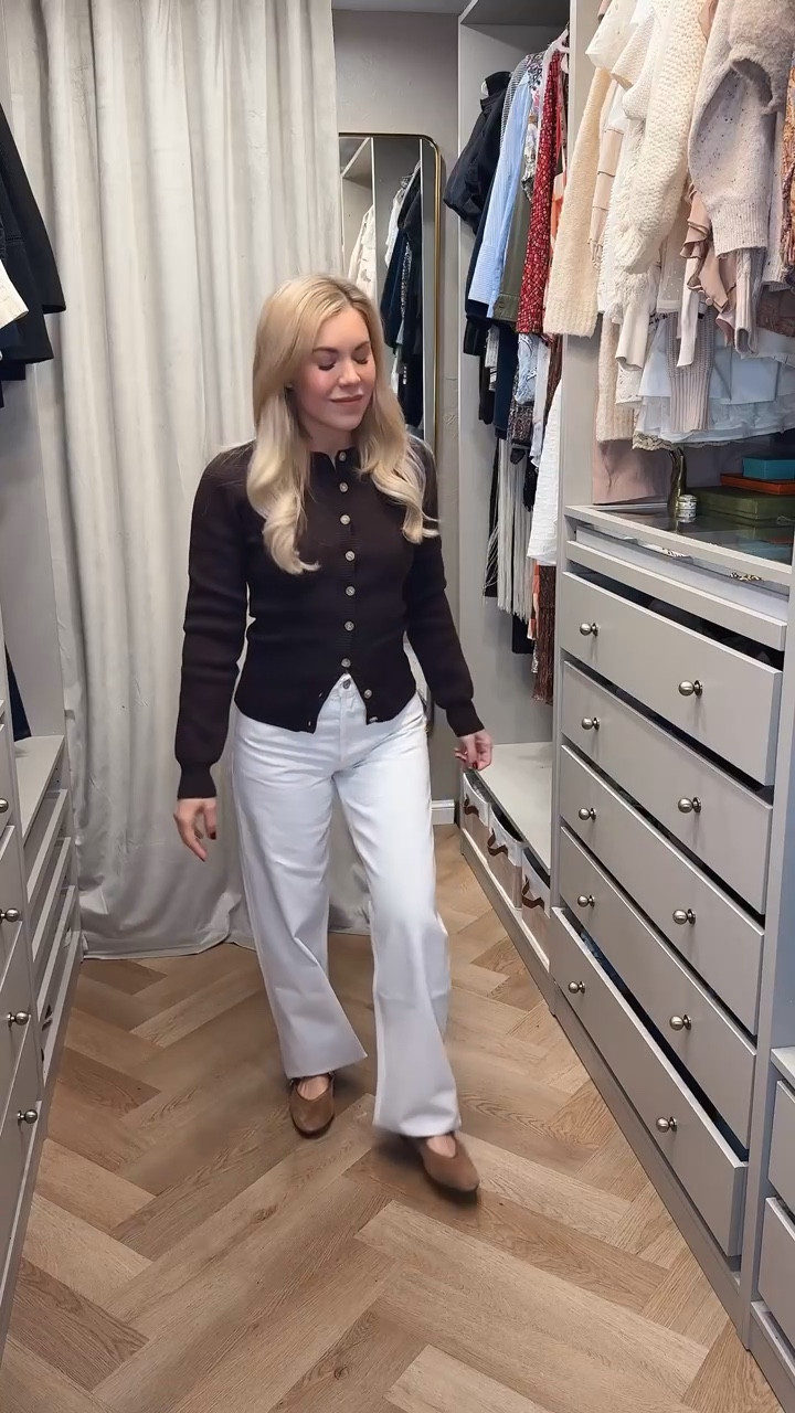 Perfect going into spring outfit 
White jeans
Agolde jeans 
Suede flats 

#LTKdayinmylife #LTKSeasonal #LTKootd